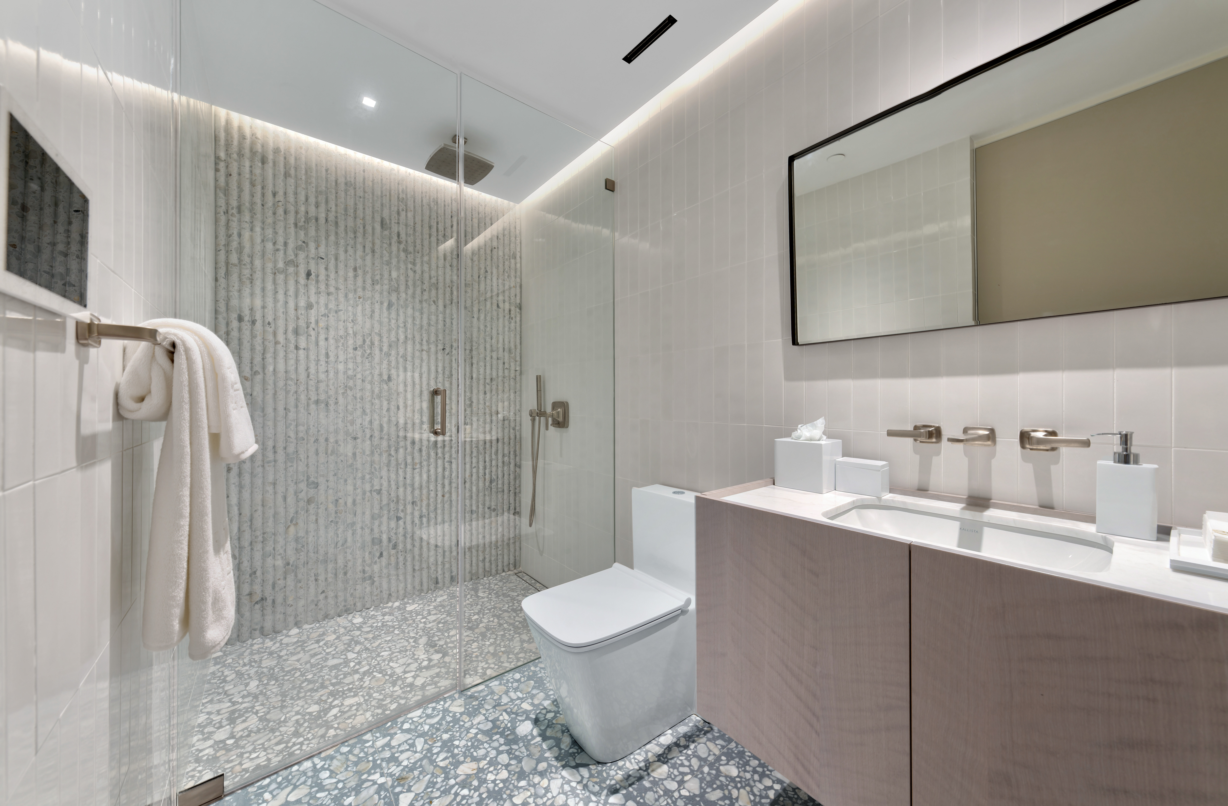 1004 Ashford Avenue, Penthouse
