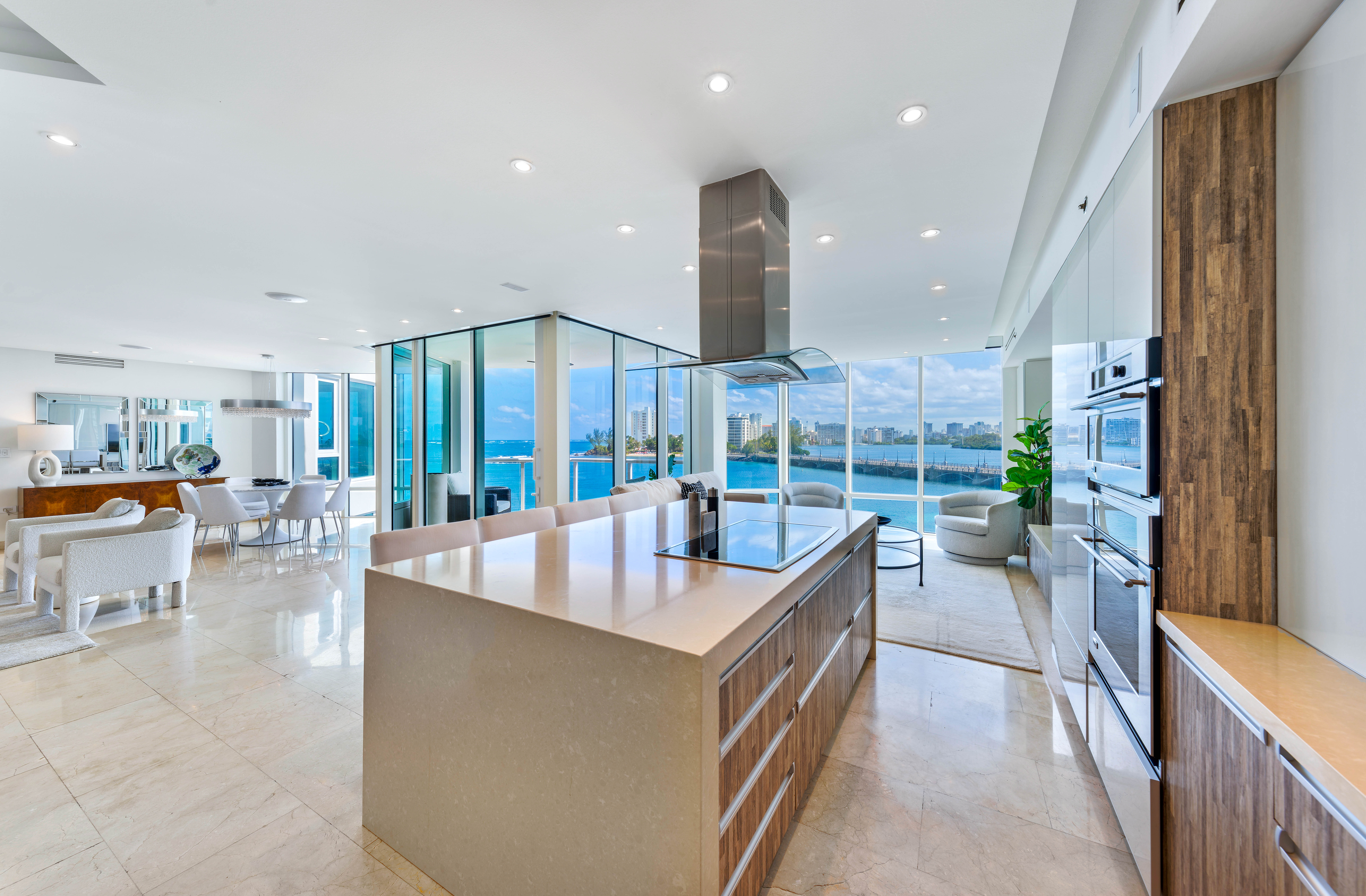 5 Munoz Rivera Ave., Apt. 402