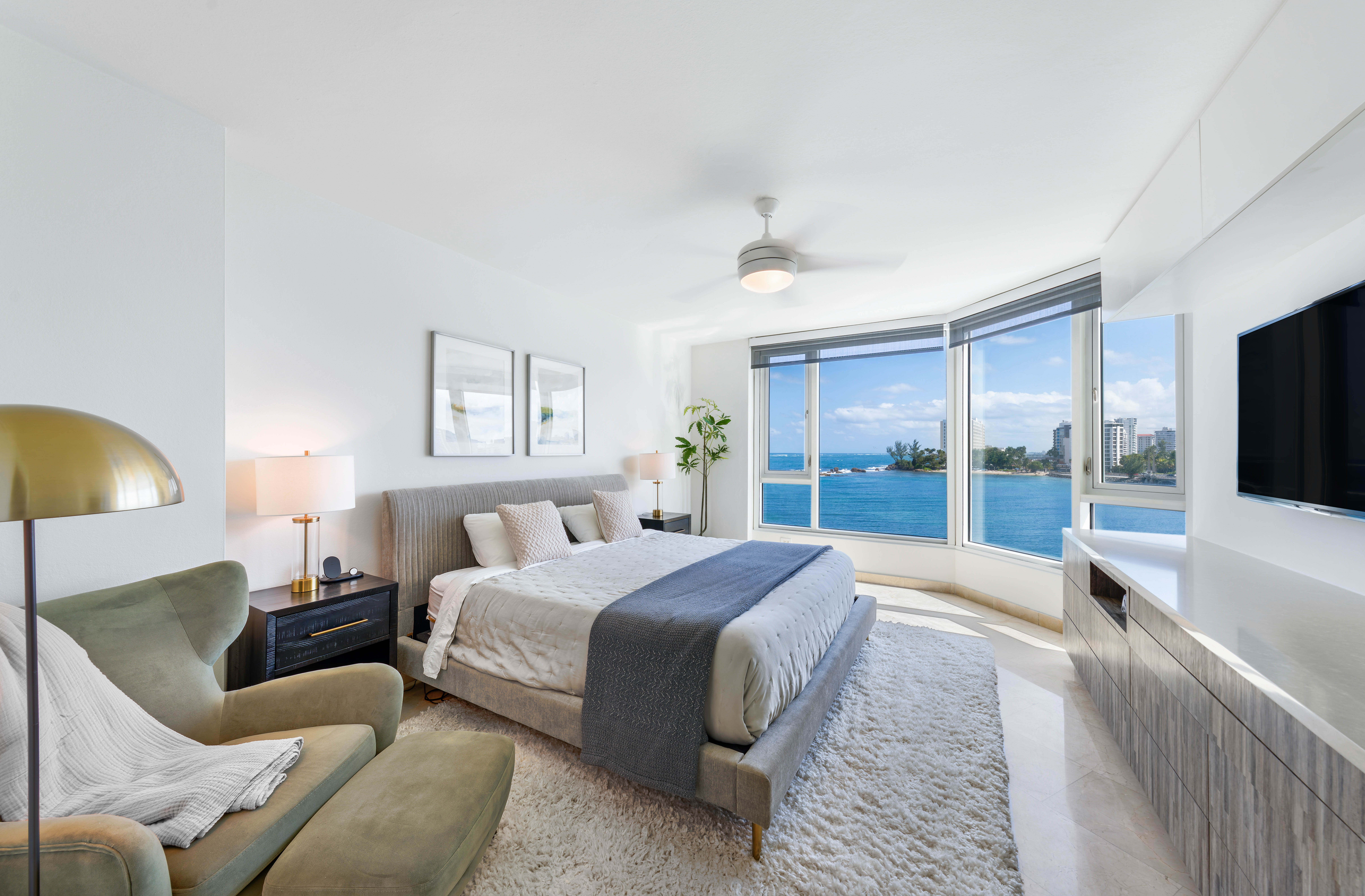 5 Munoz Rivera Ave., Apt. 402