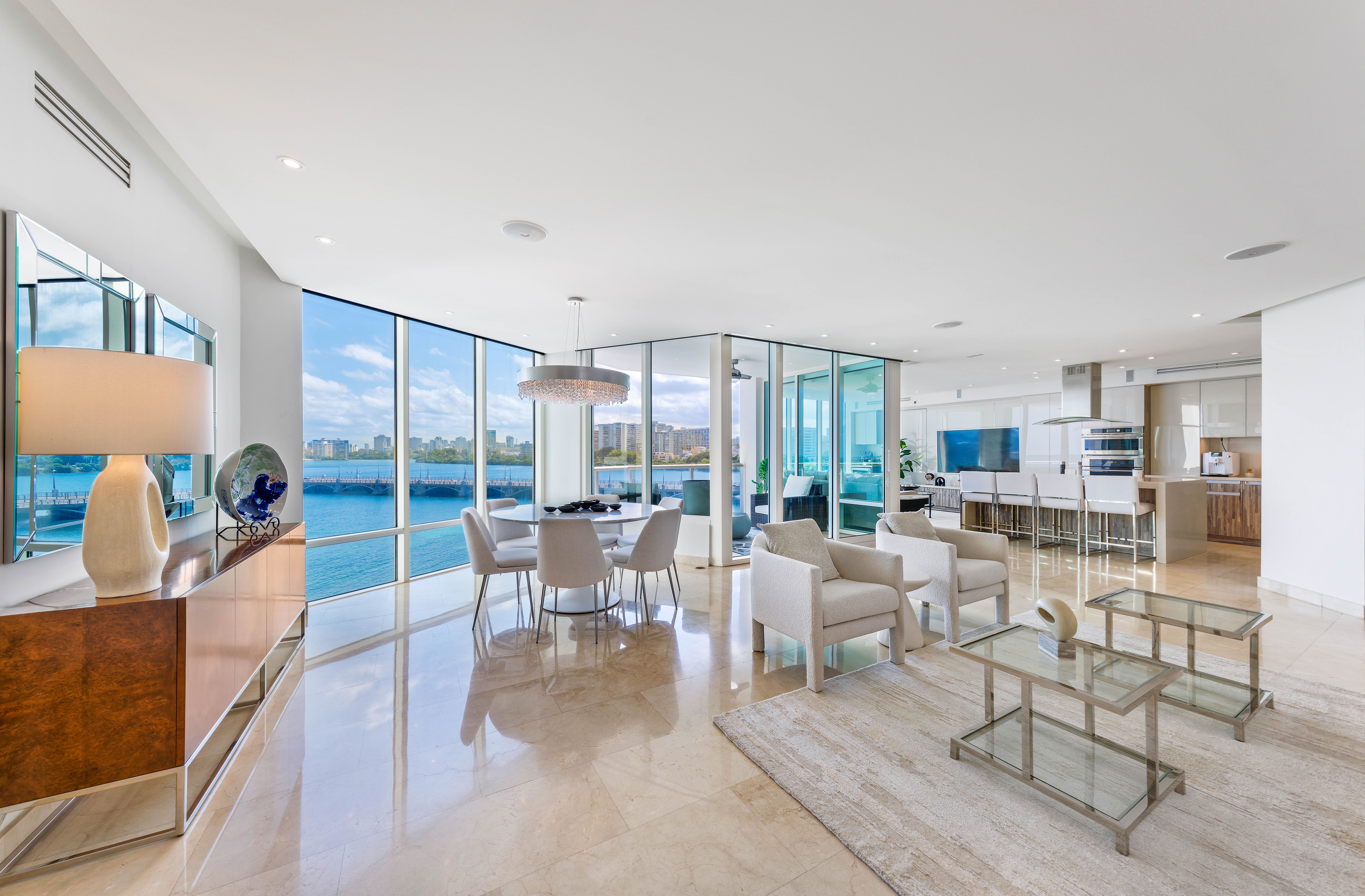 5 Munoz Rivera Ave., Apt. 402