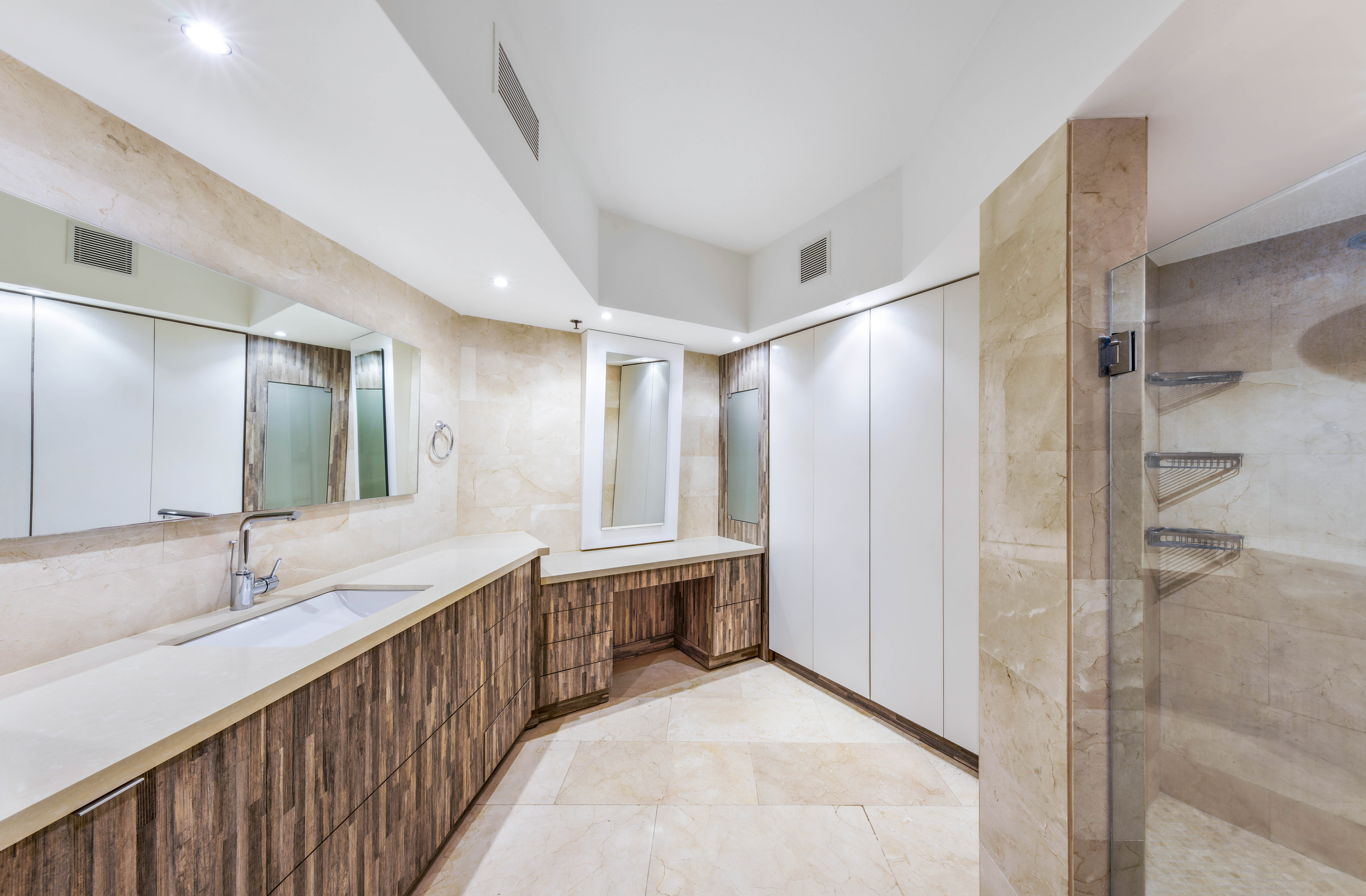 5 Munoz Rivera Ave., Apt. 402