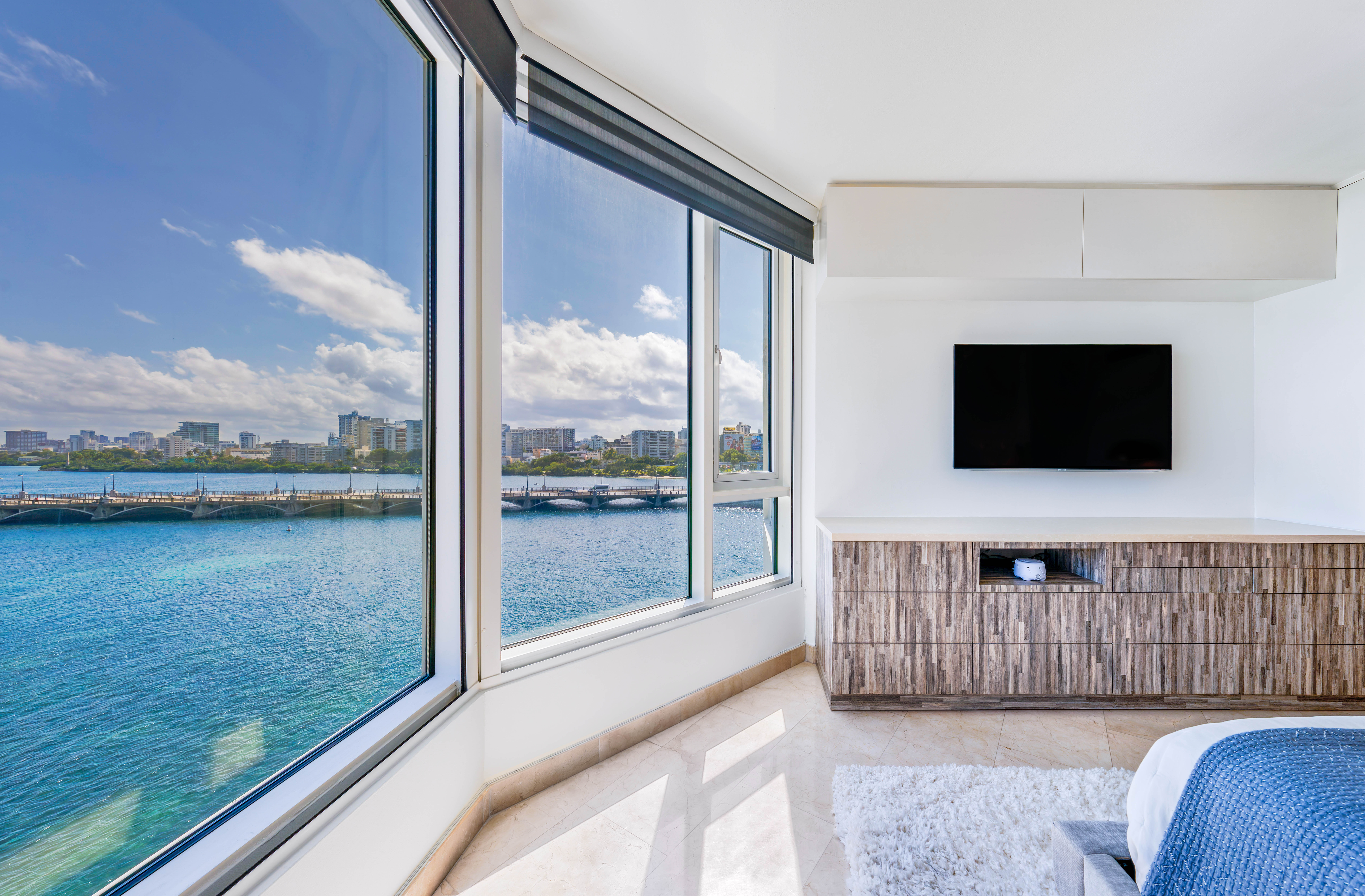 5 Munoz Rivera Ave., Apt. 402