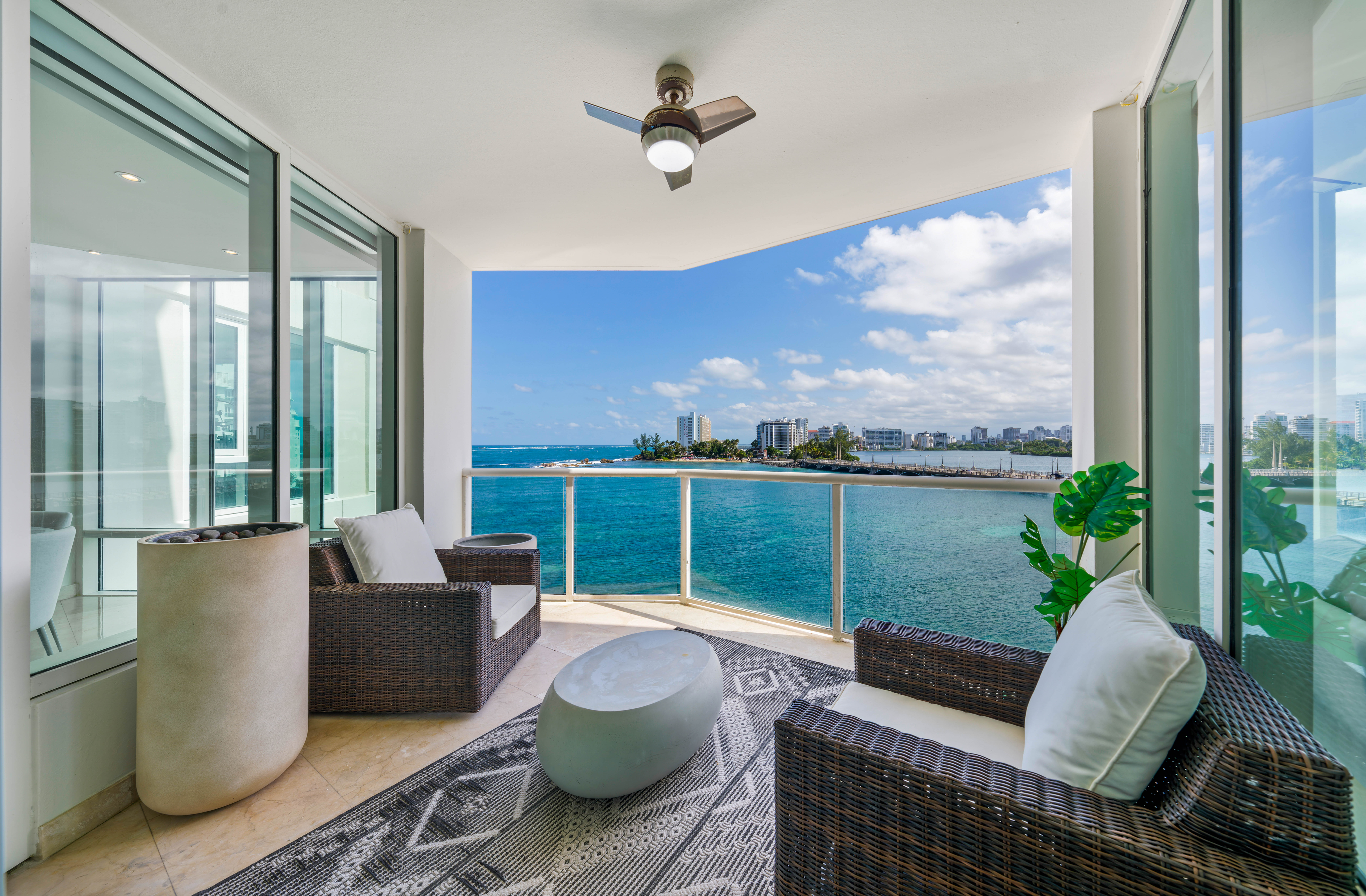 5 Munoz Rivera Ave., Apt. 402