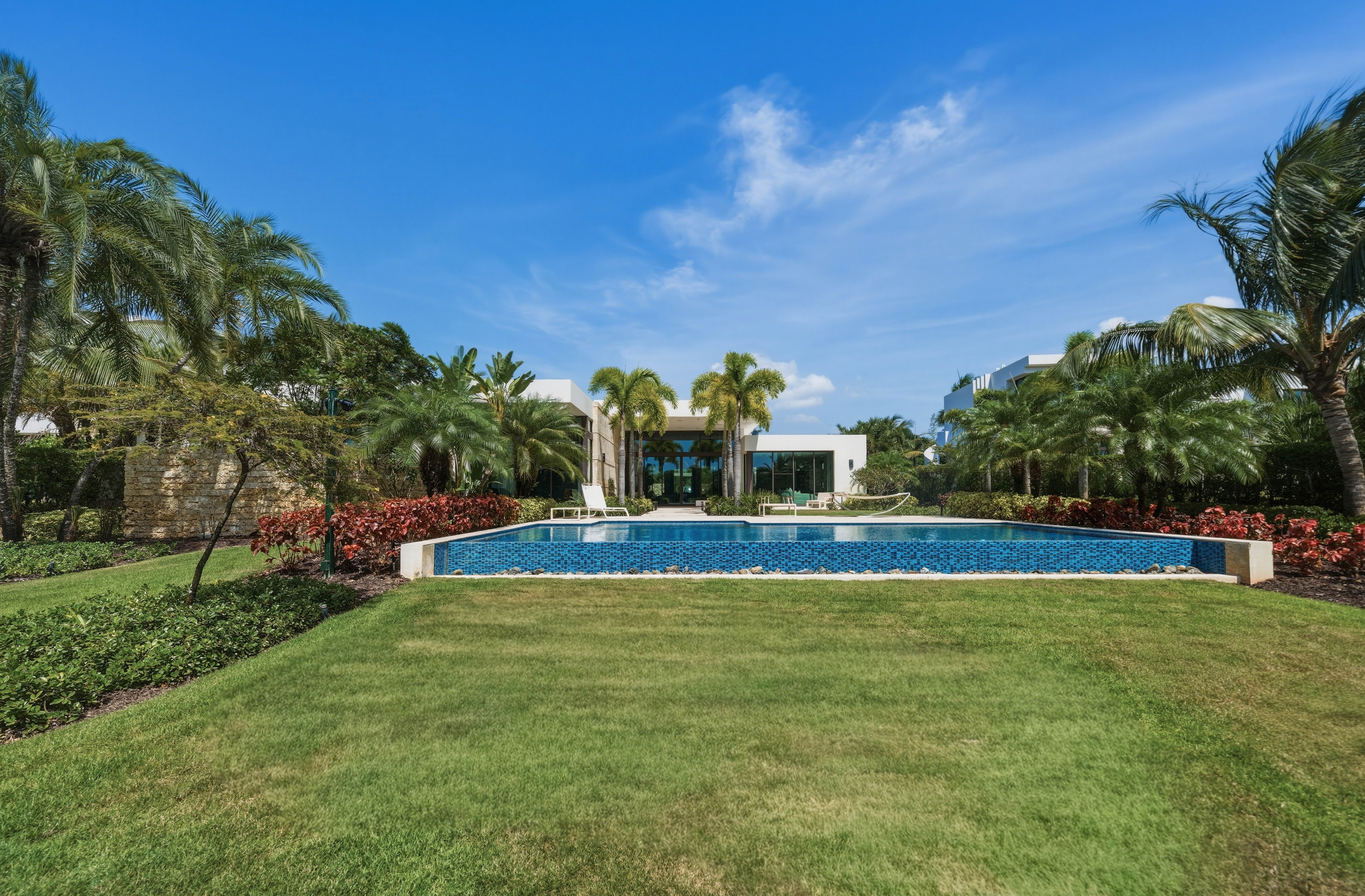 14 East Beach, a Ritz-Carlton Reserve Residence