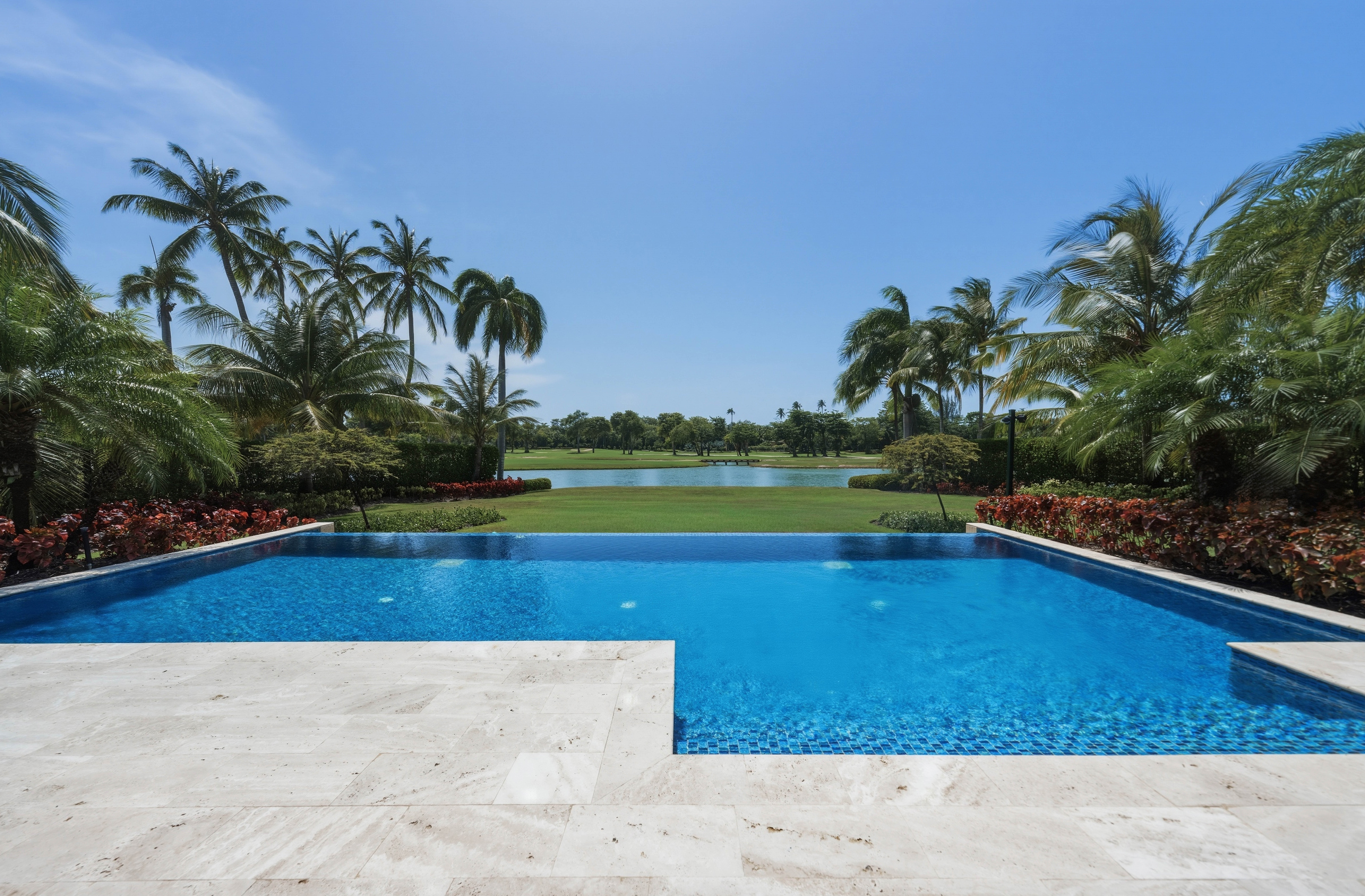 14 East Beach, a Ritz-Carlton Reserve Residence