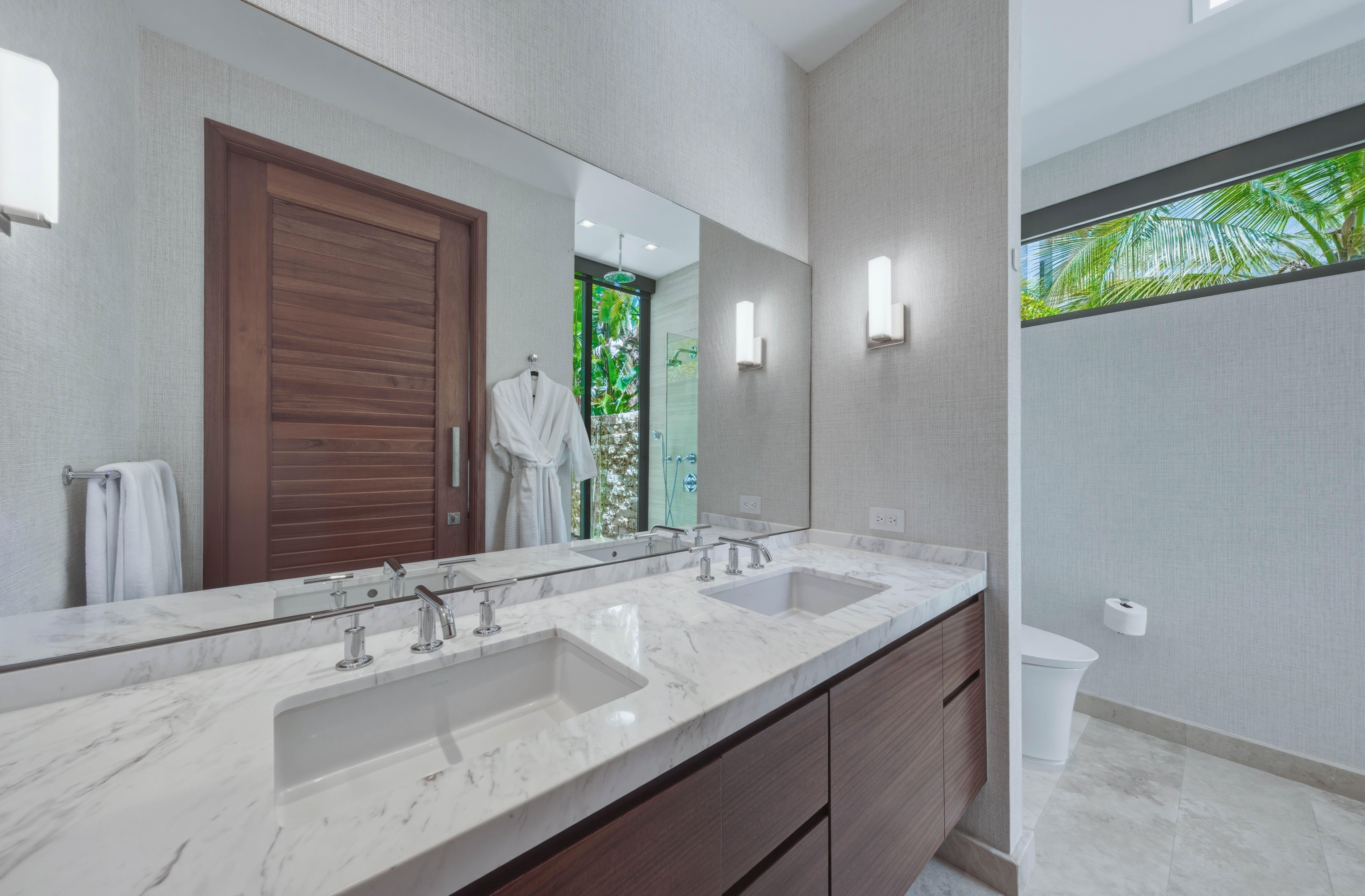 14 East Beach, a Ritz-Carlton Reserve Residence