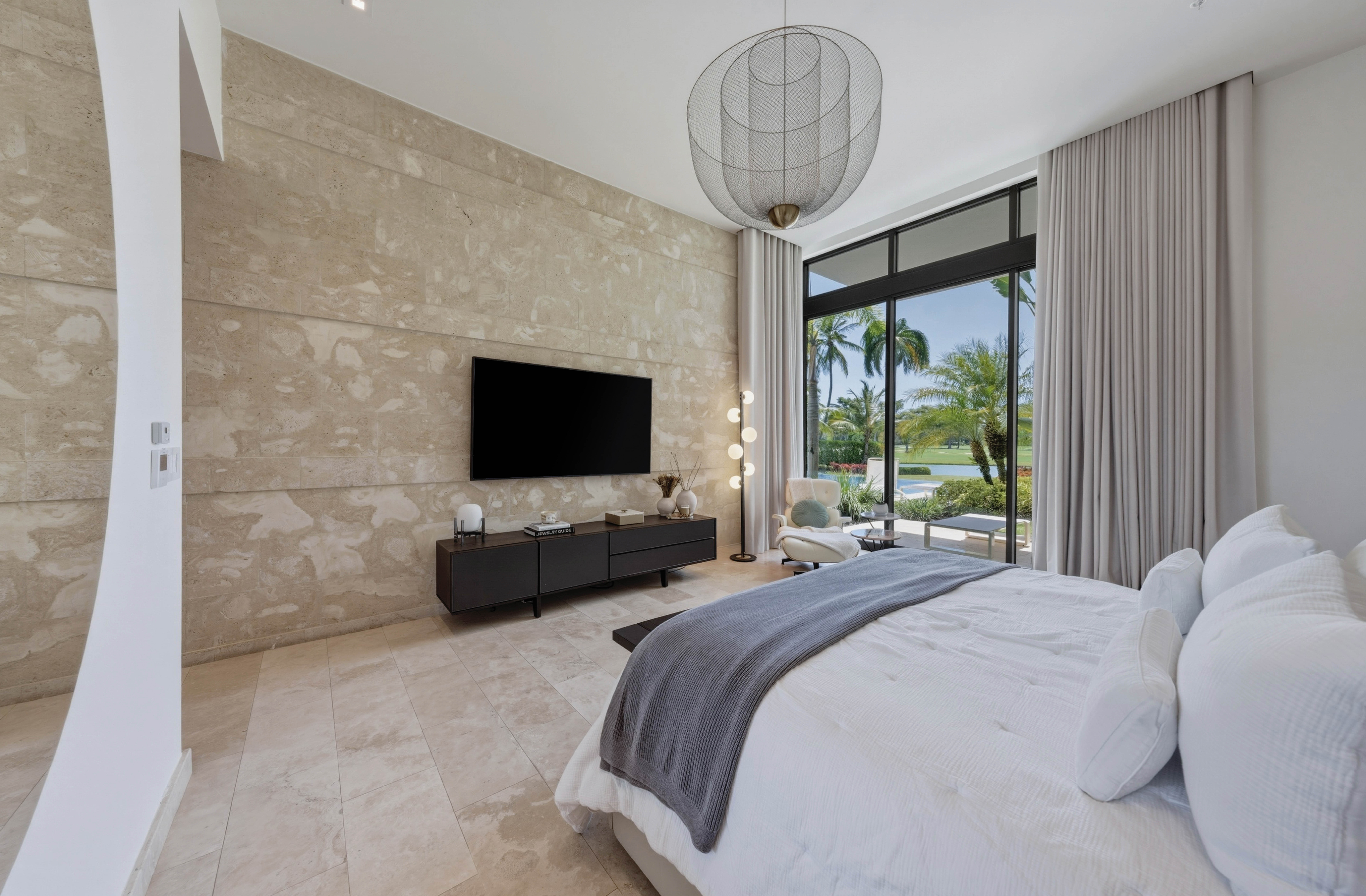 14 East Beach, a Ritz-Carlton Reserve Residence