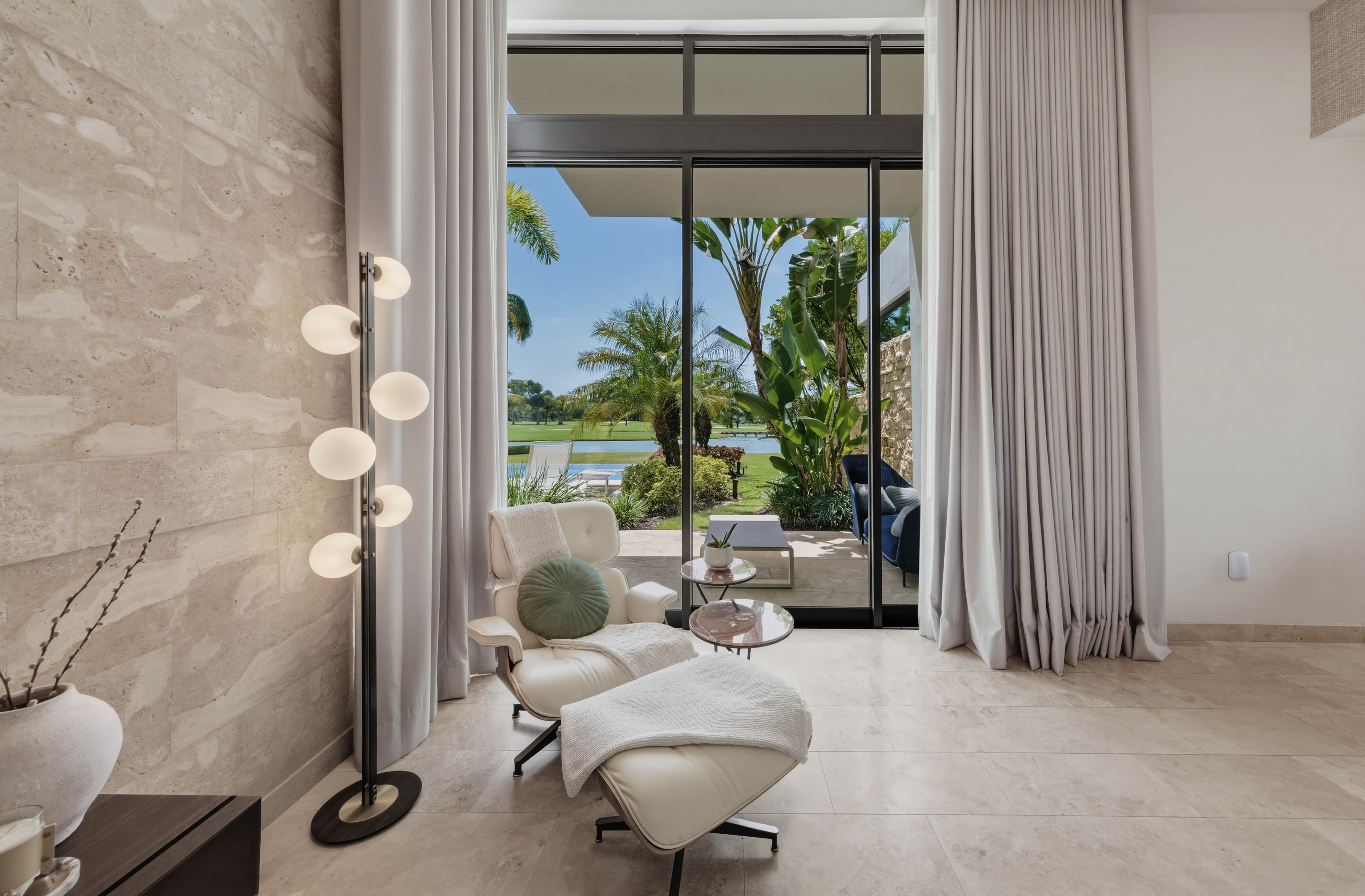 14 East Beach, a Ritz-Carlton Reserve Residence
