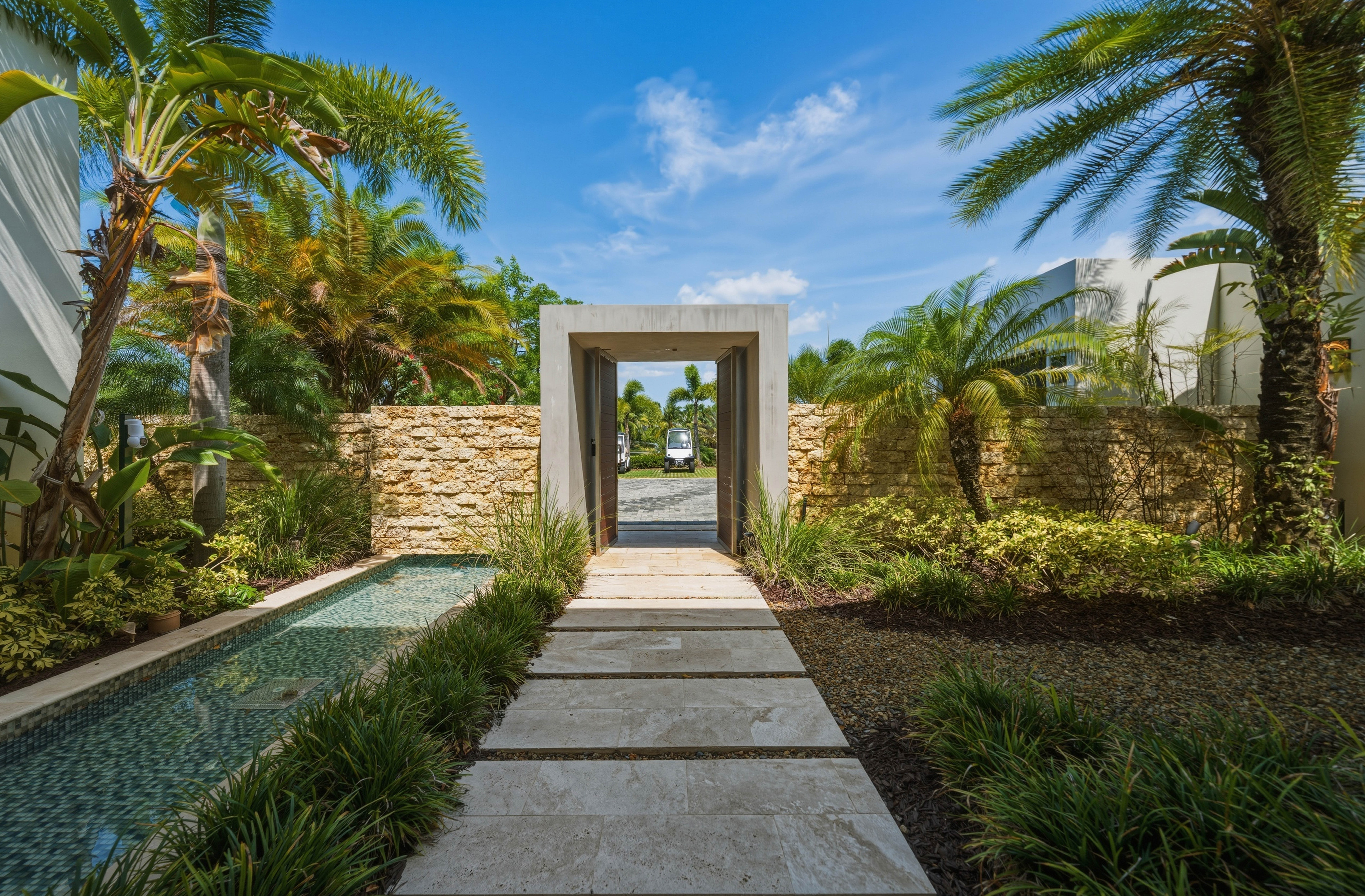 14 East Beach, a Ritz-Carlton Reserve Residence