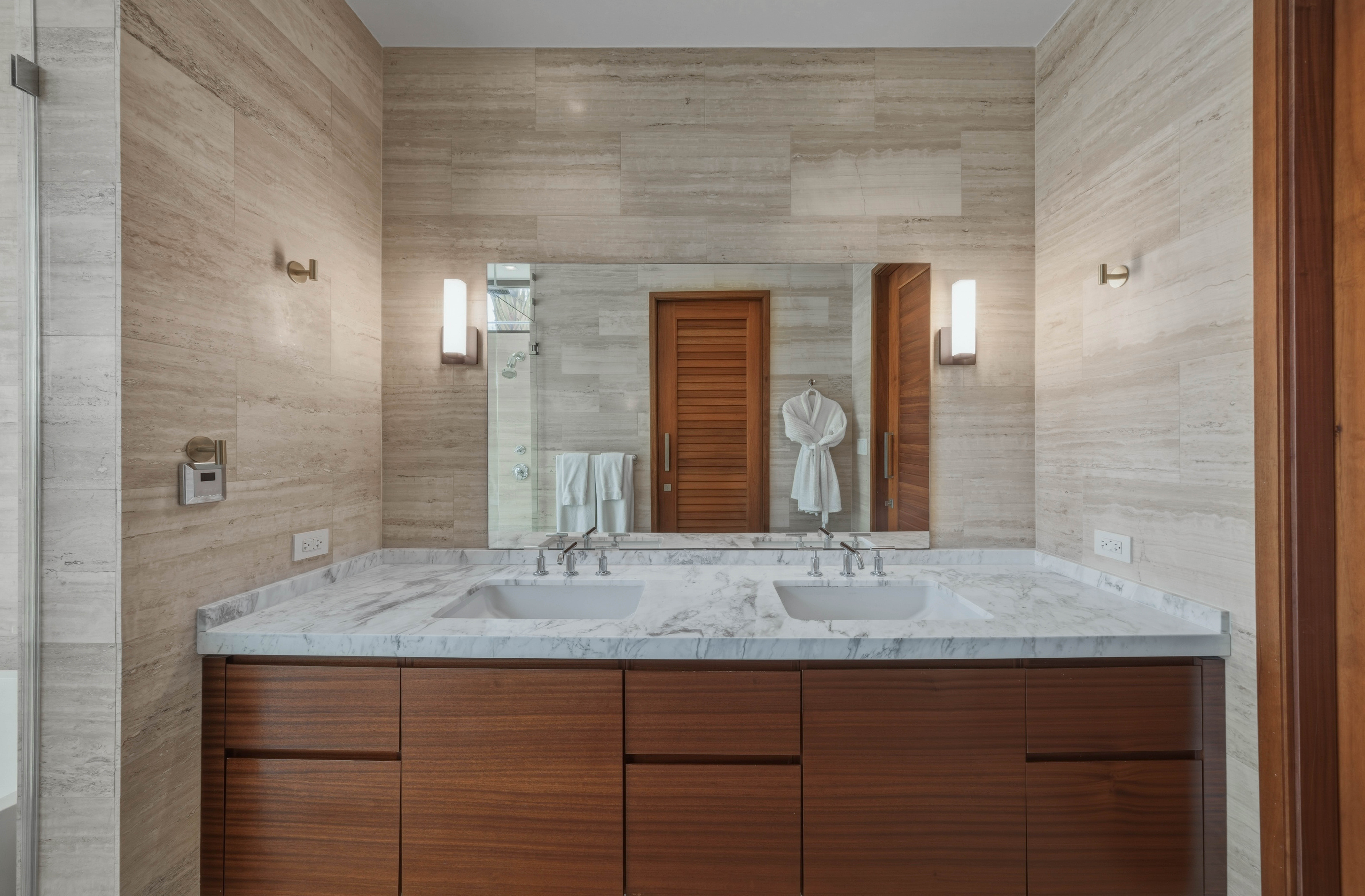 14 East Beach, a Ritz-Carlton Reserve Residence