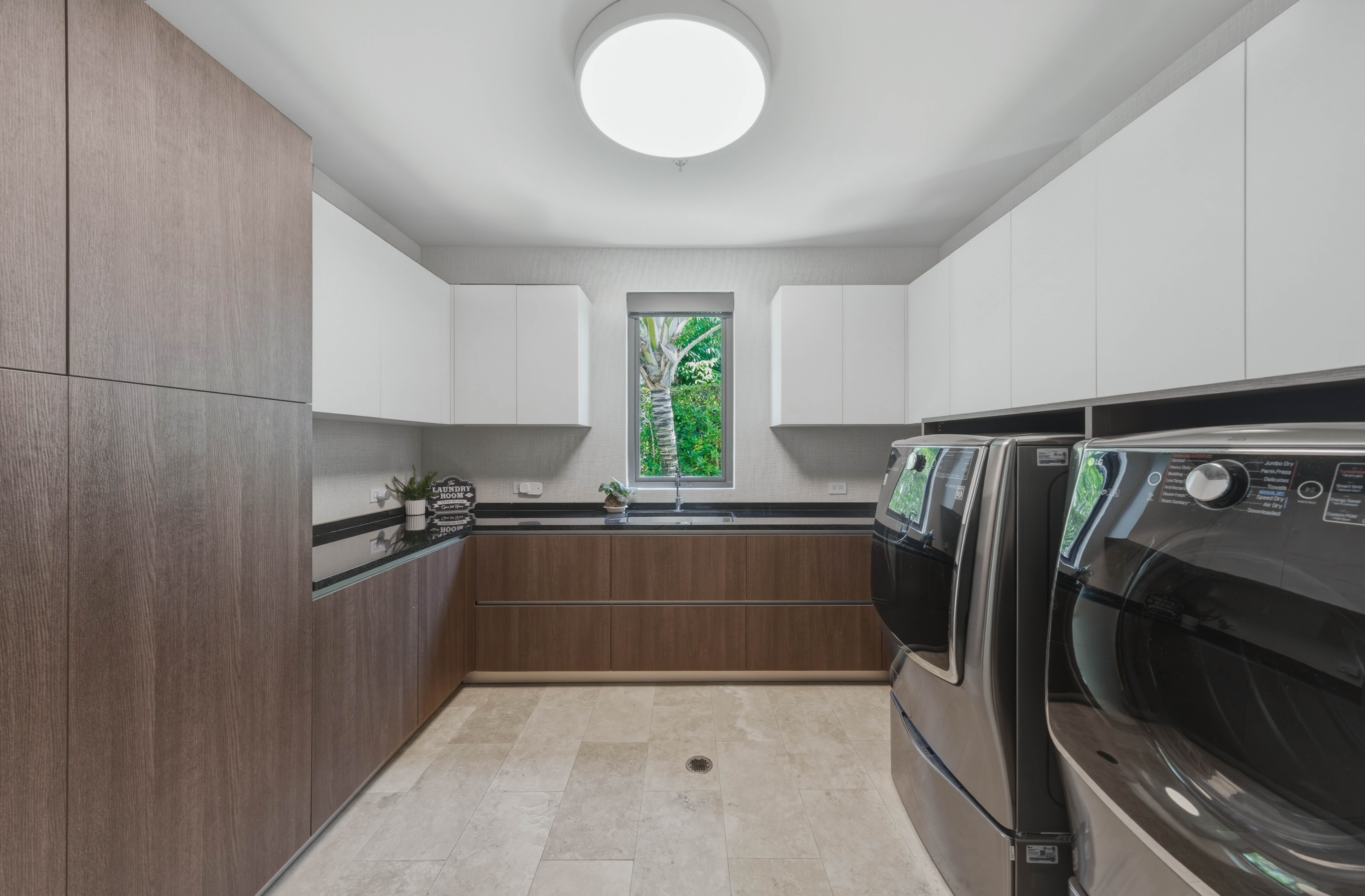 14 East Beach, a Ritz-Carlton Reserve Residence