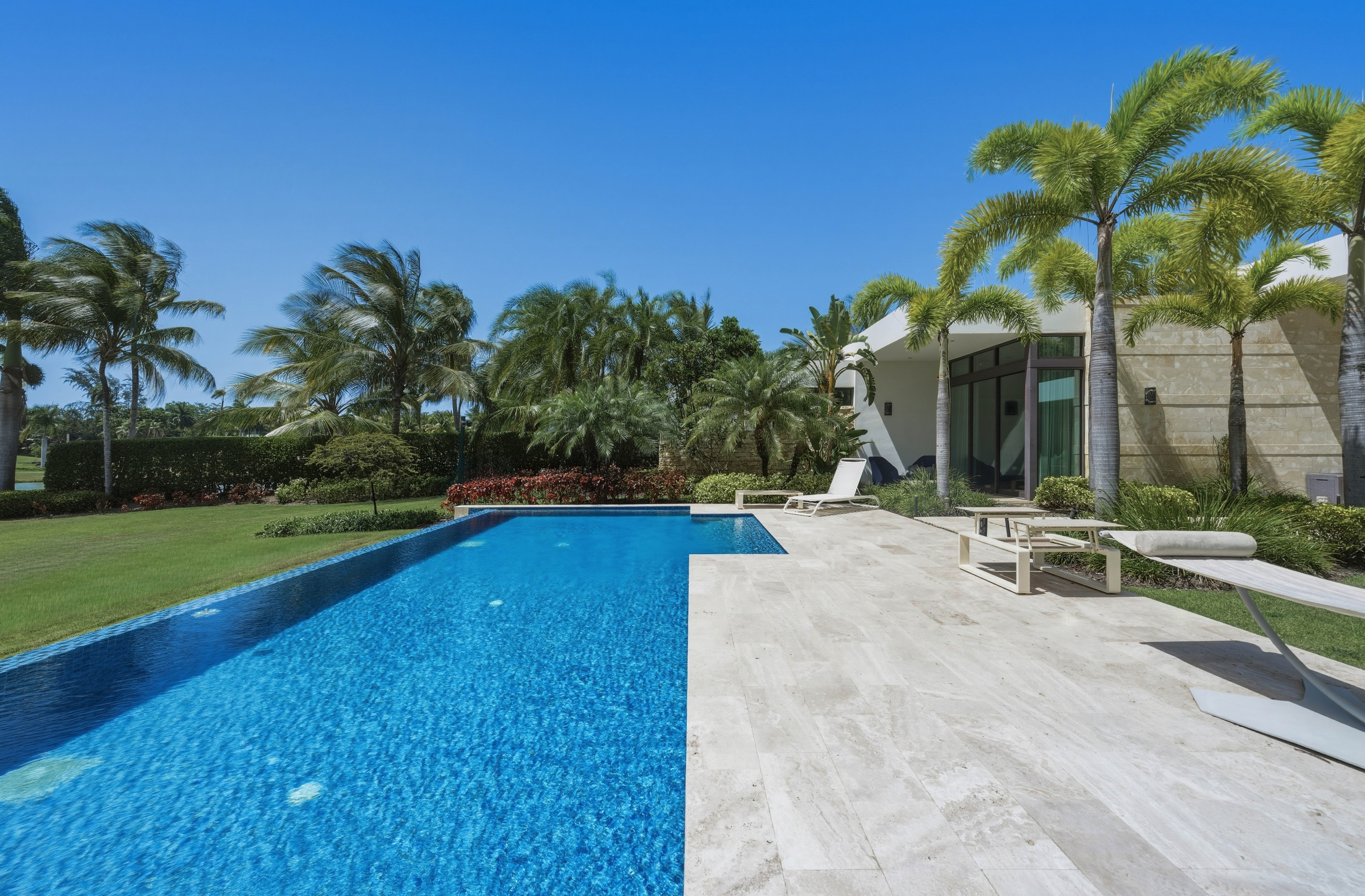 14 East Beach, a Ritz-Carlton Reserve Residence