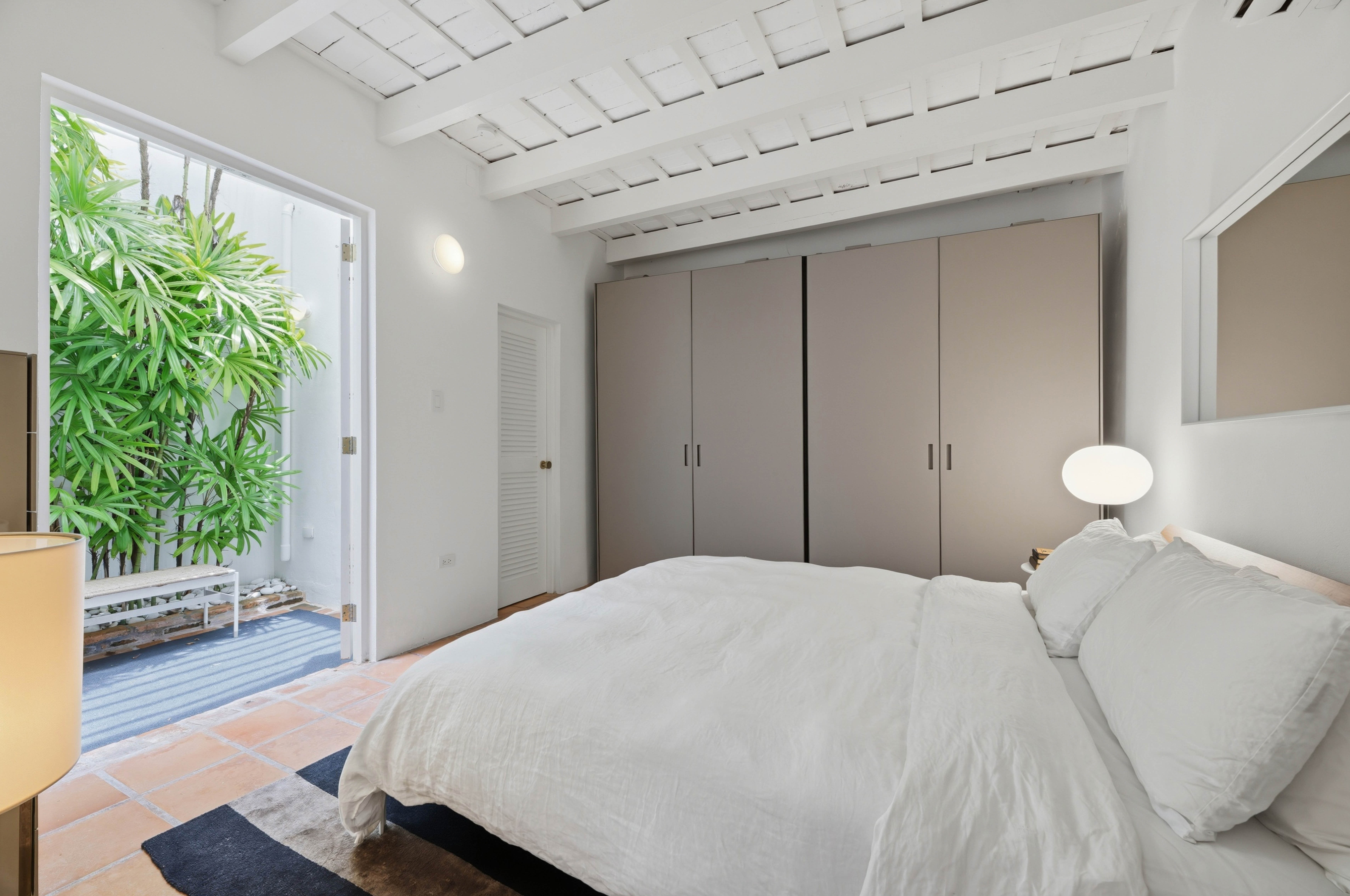 102 Escalinata de las Monjas St., Apt. 5