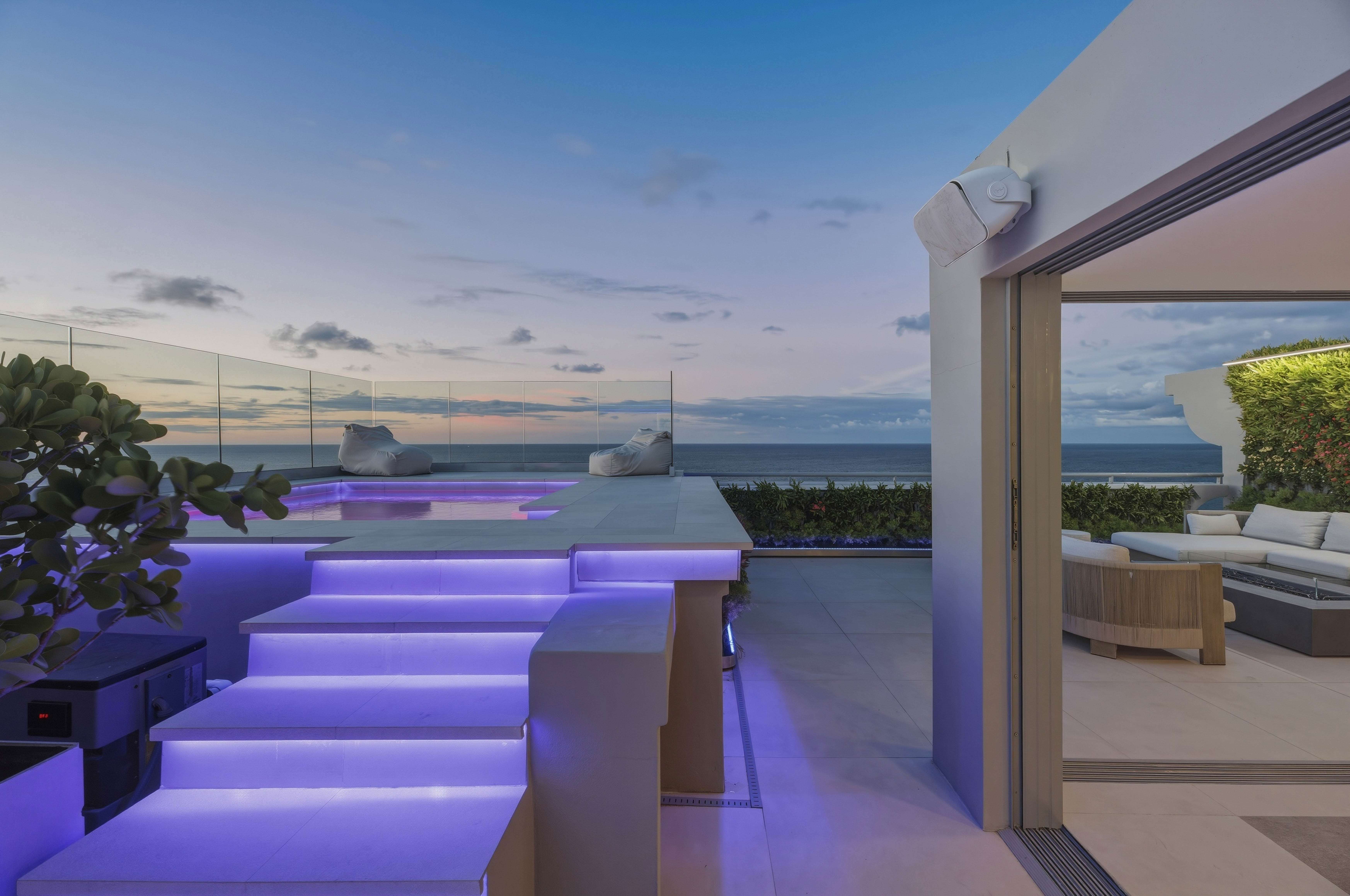 4531 Isla Verde Ave., PH3A