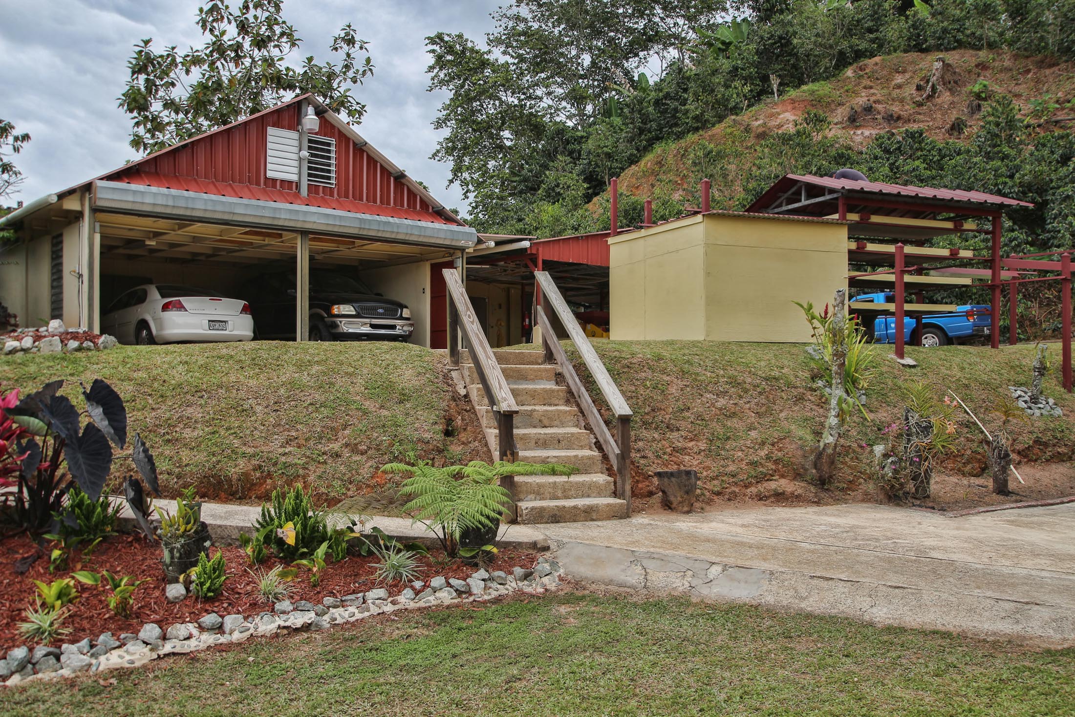 Adjuntas