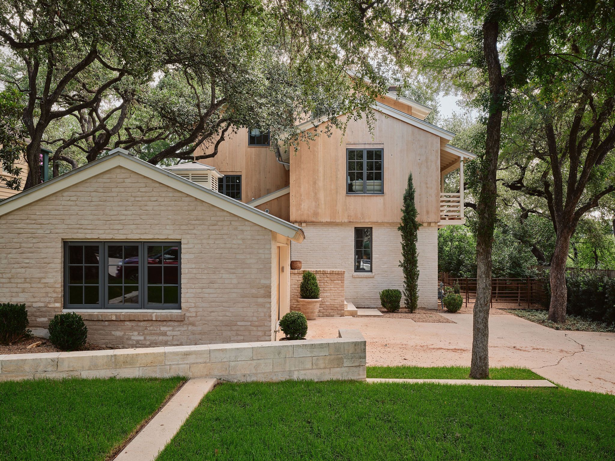 1012 Gaston Avenue 