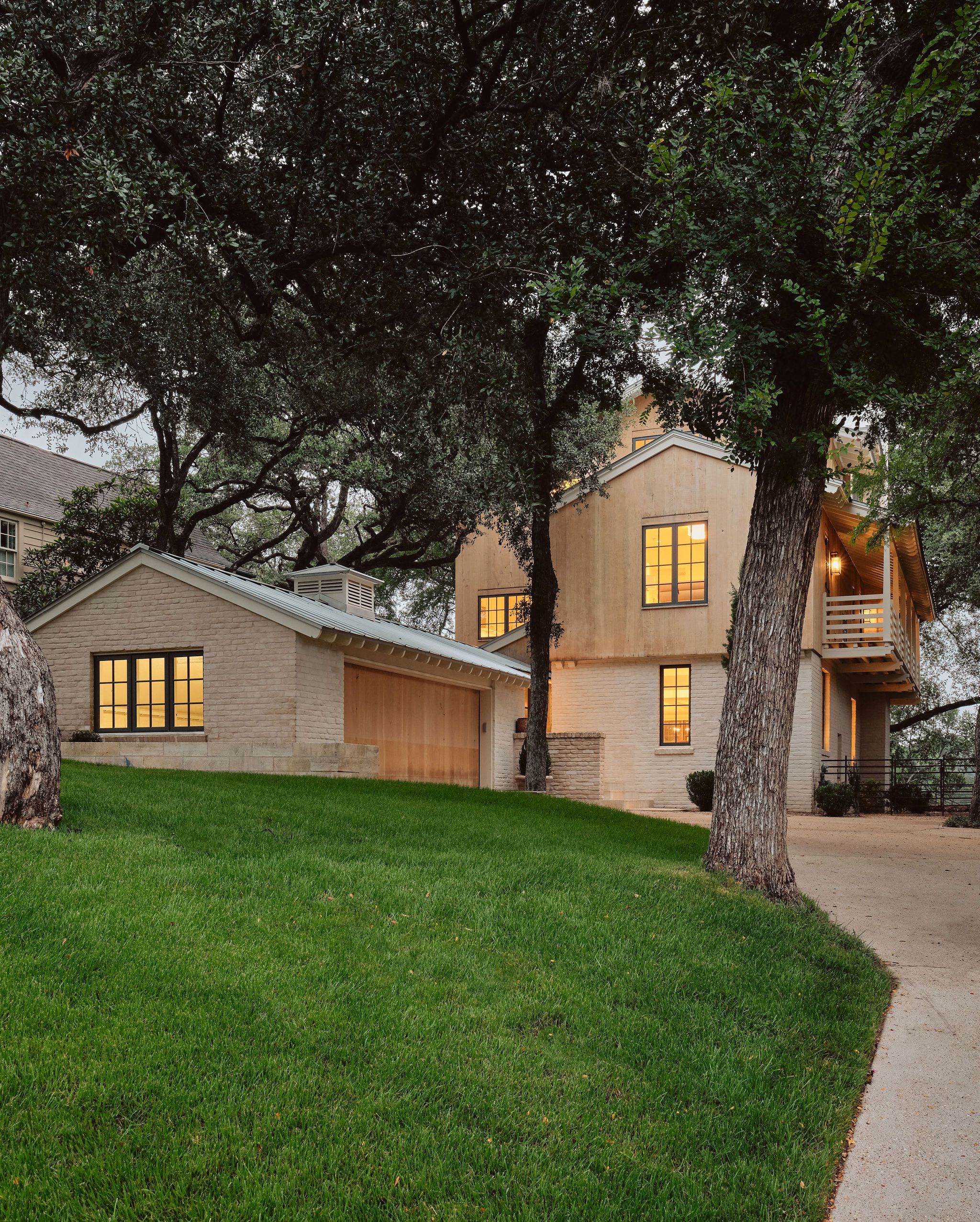 1012 Gaston Avenue 