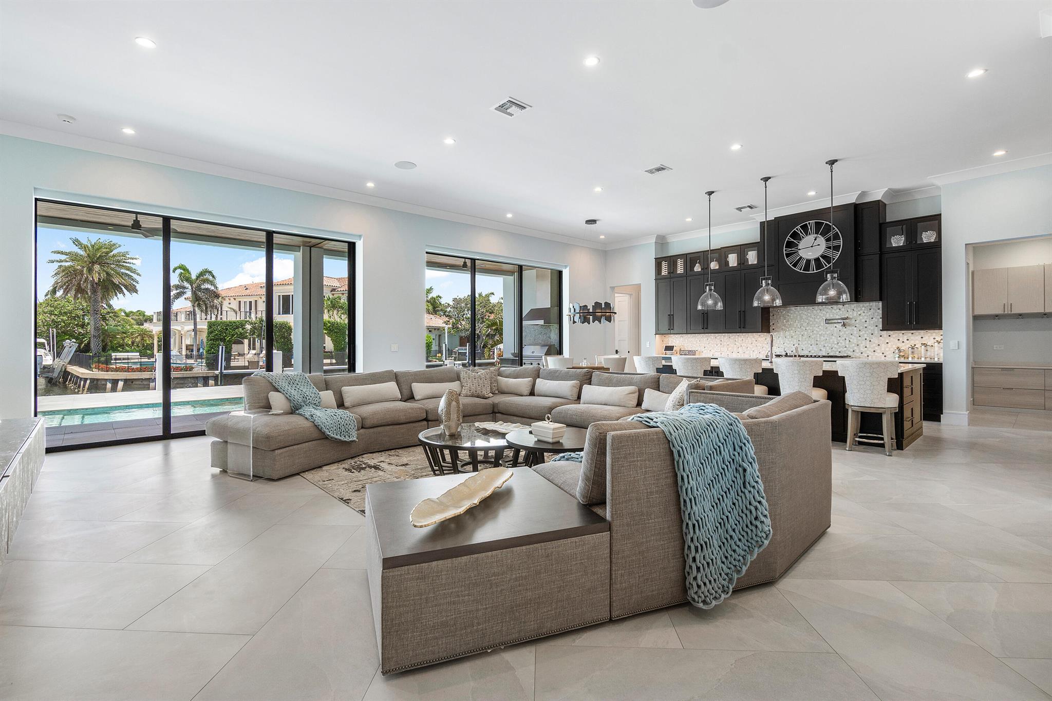 828 Havana Drive 