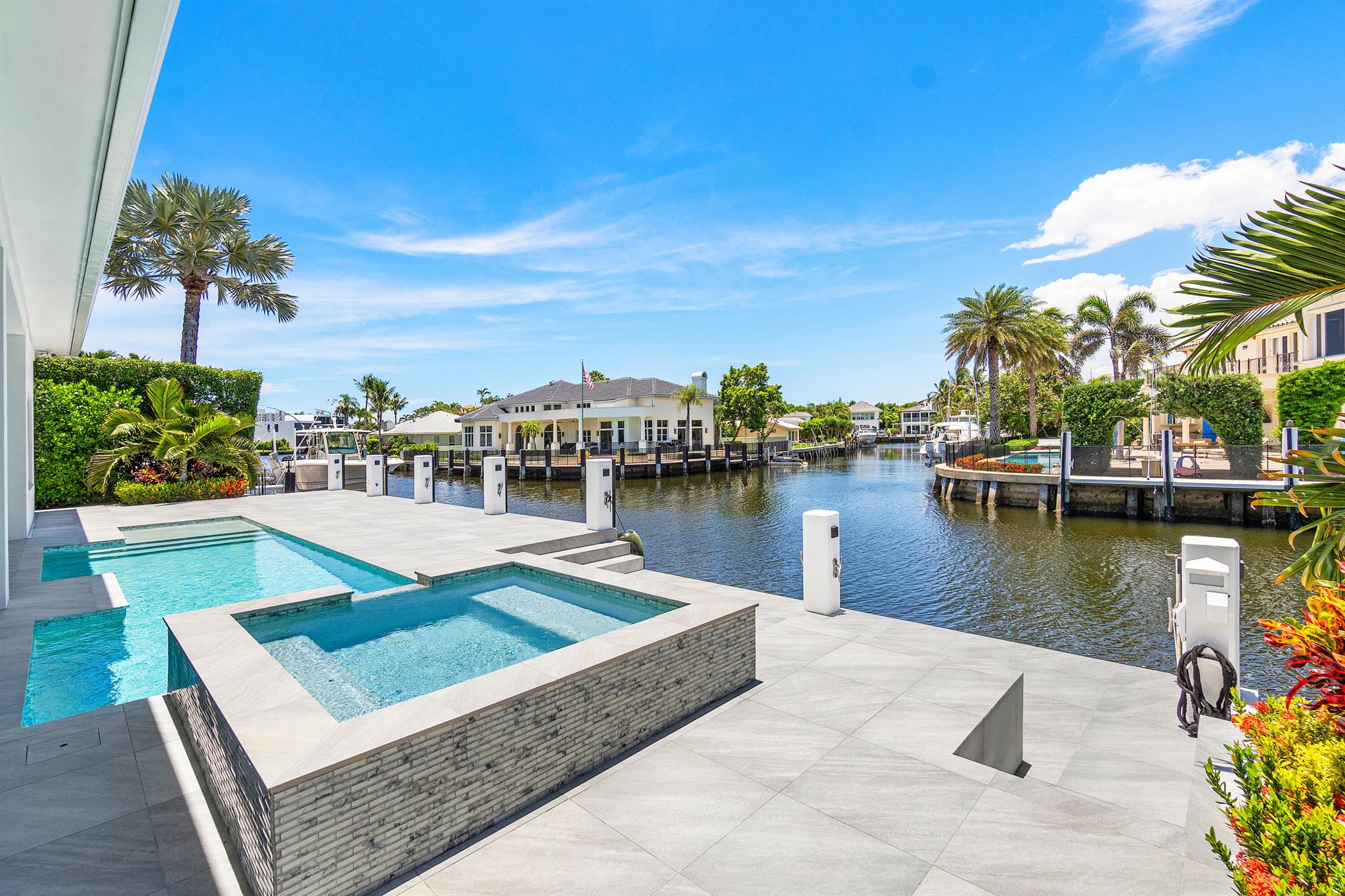 828 Havana Drive 