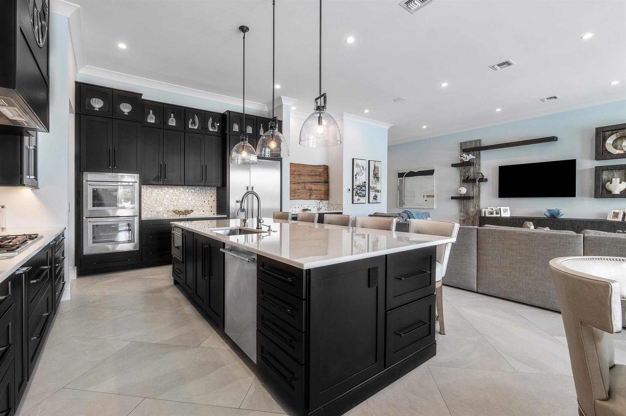 828 Havana Drive 