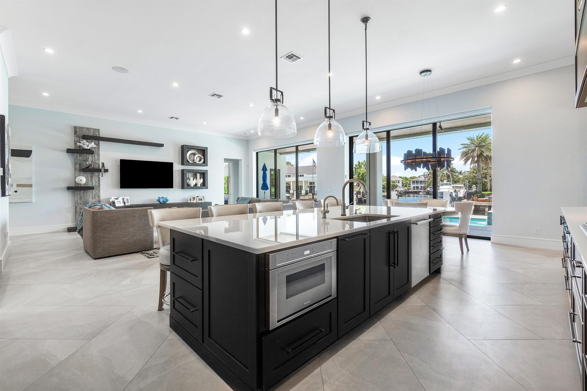 828 Havana Drive 