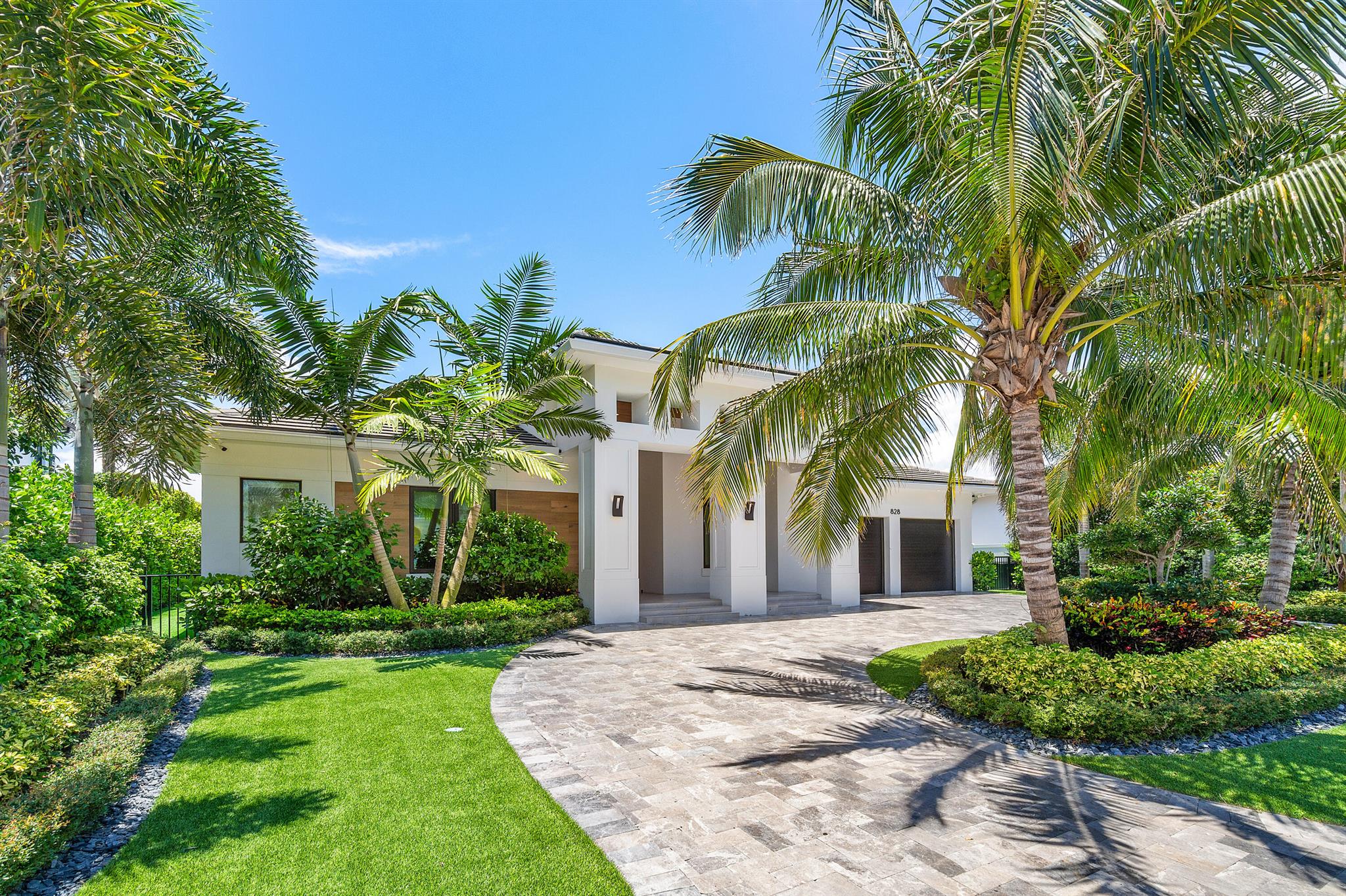 828 Havana Drive 