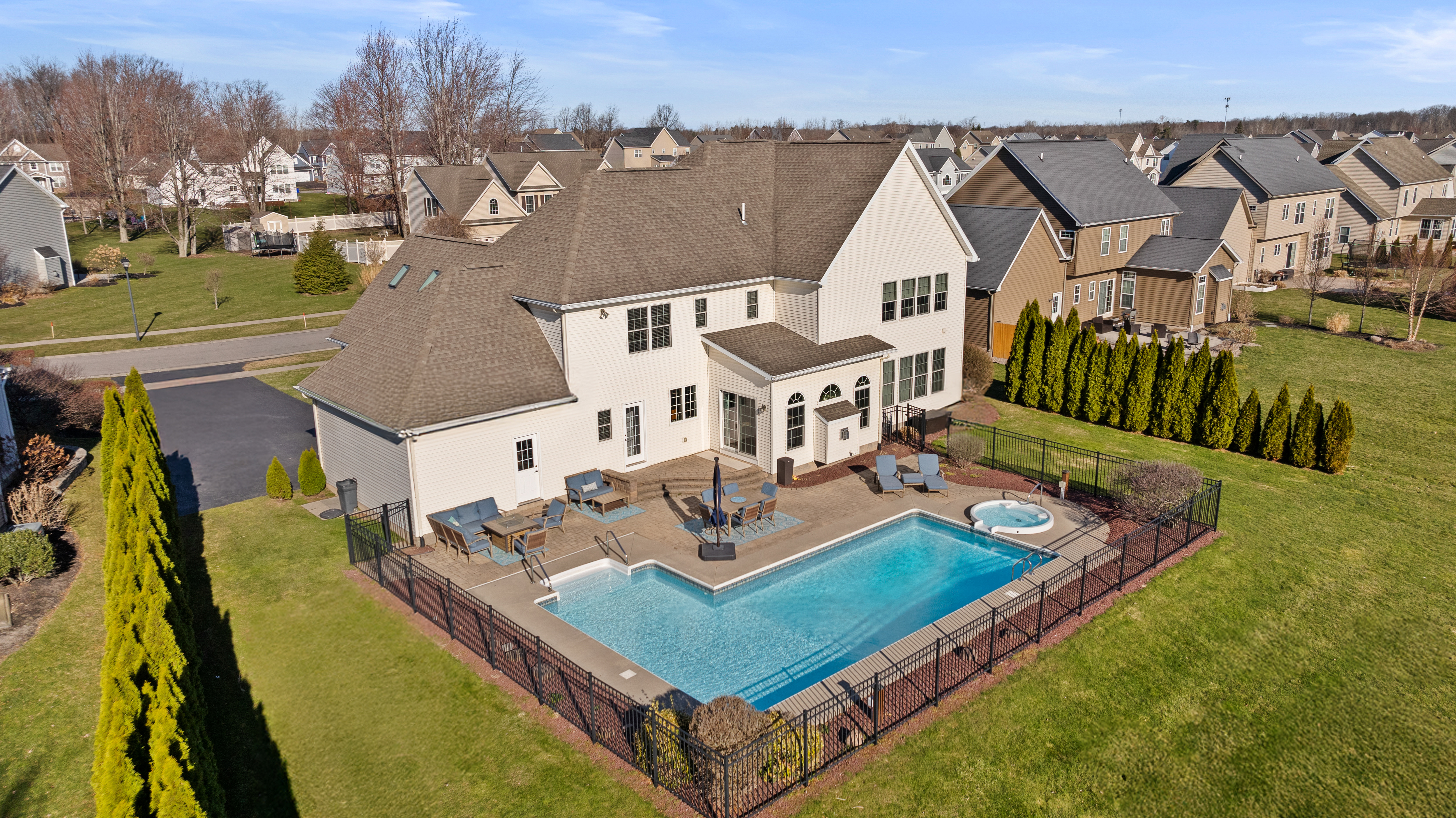 86 Talnuck Drive 