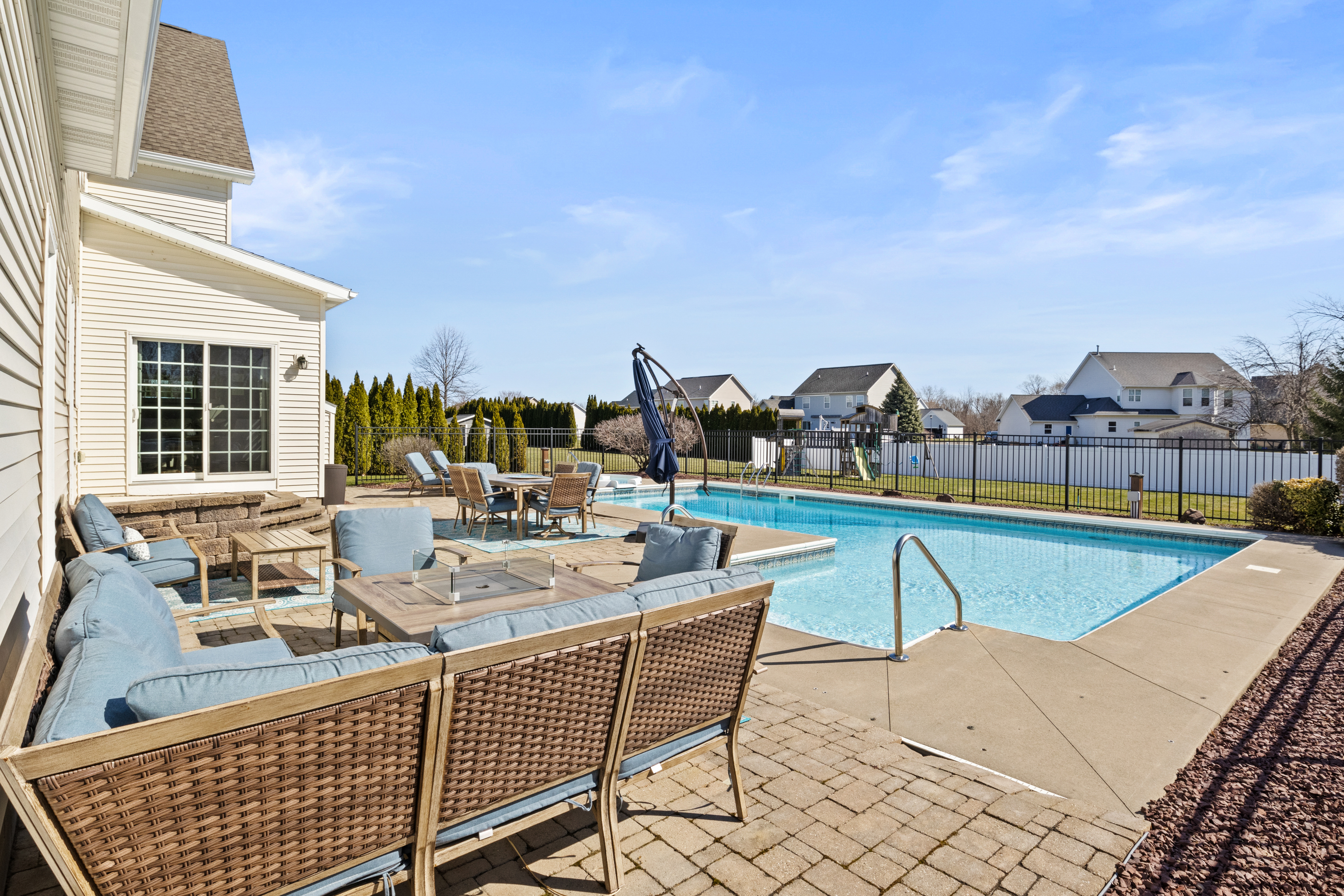 86 Talnuck Drive 
