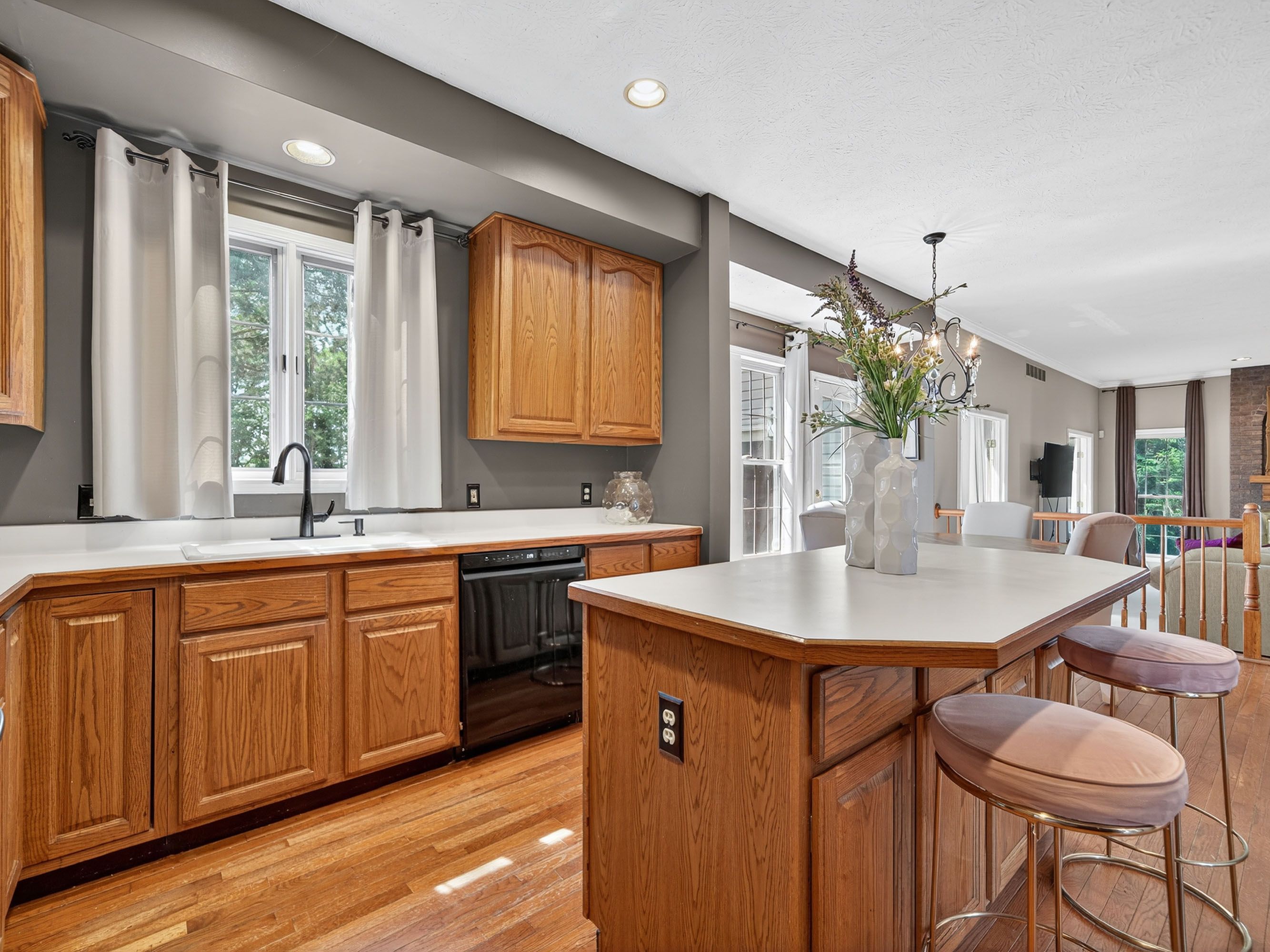 3173 Valley Drive 