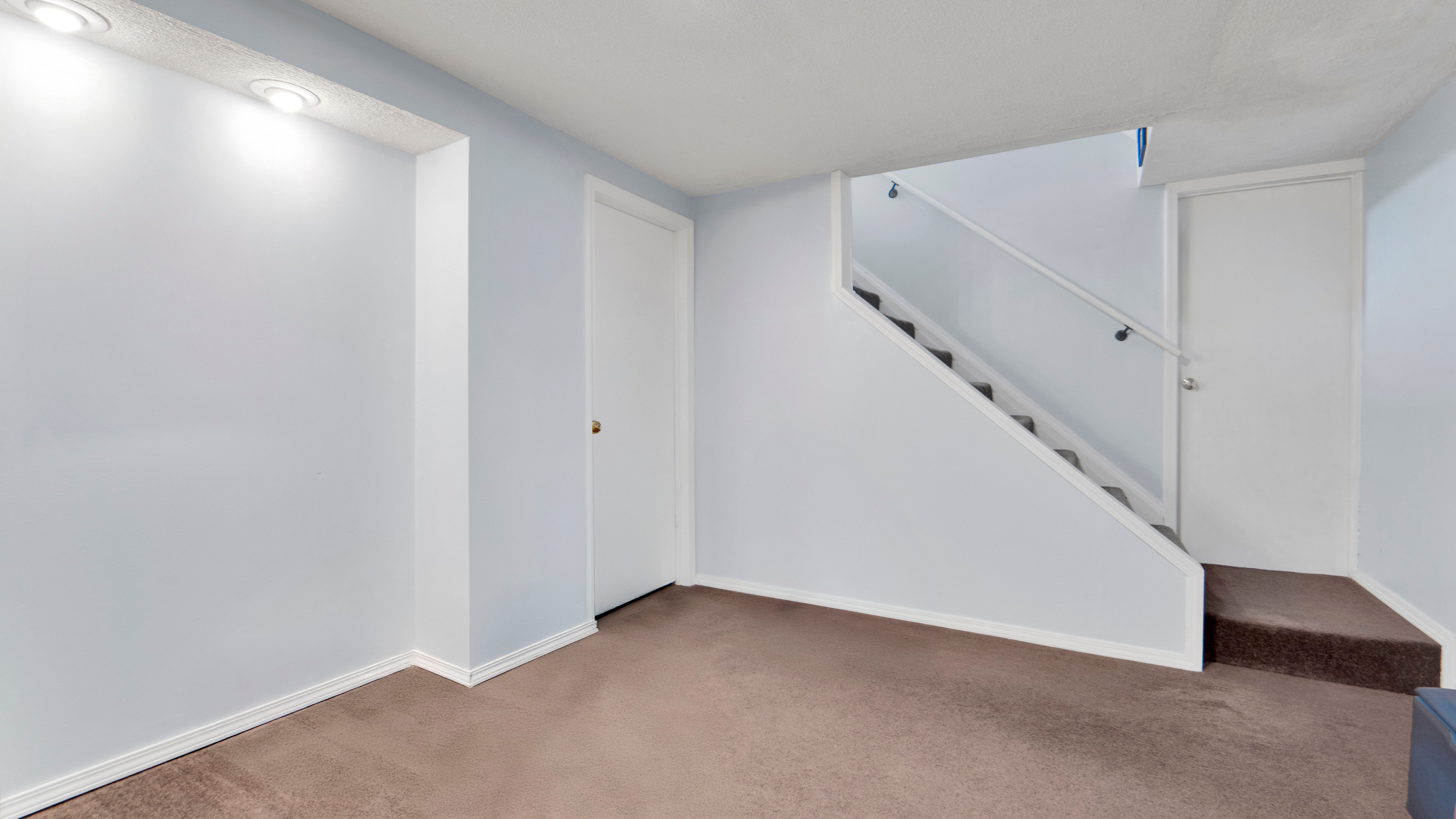 82 Constance Way W 