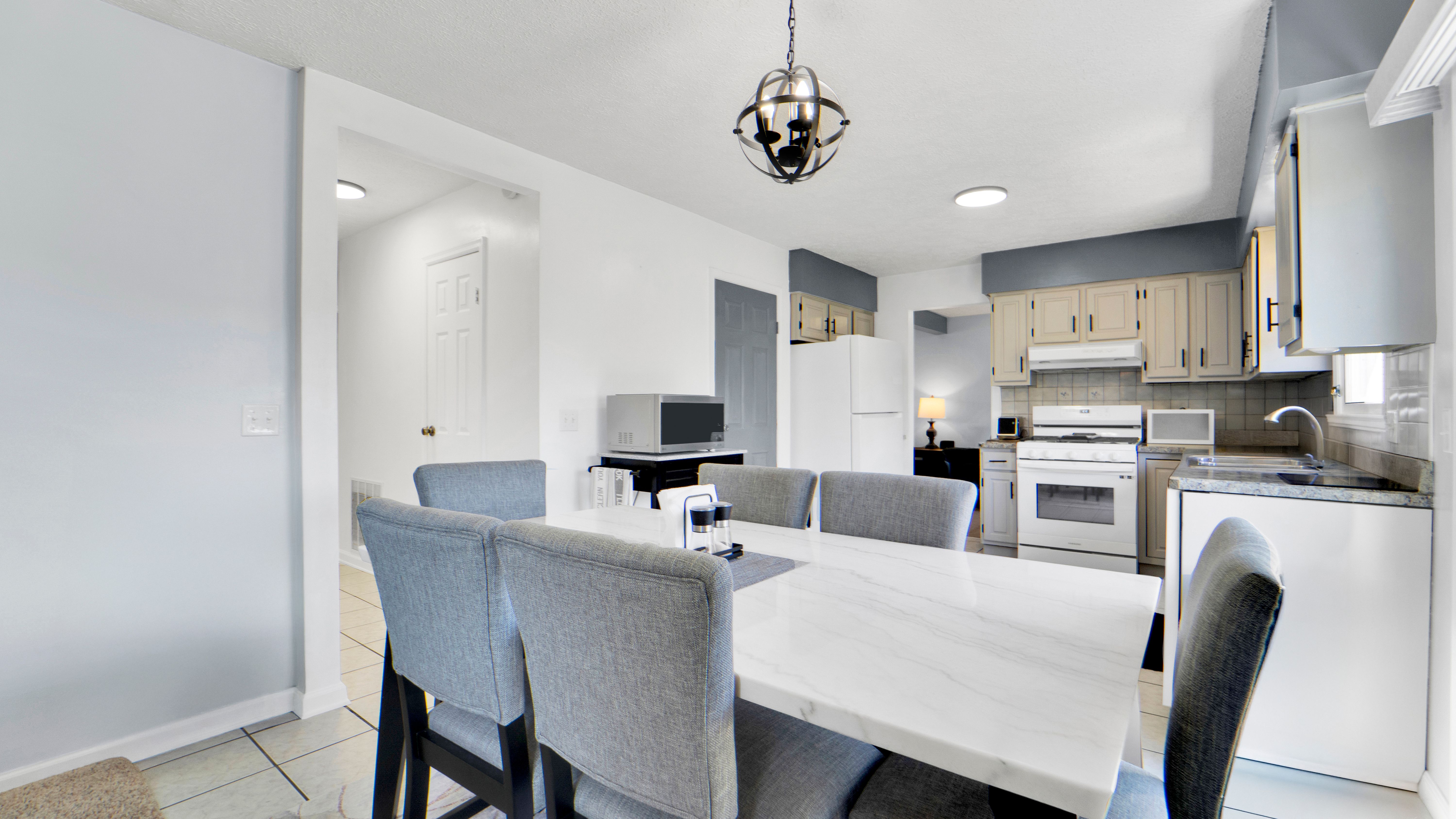 82 Constance Way W 
