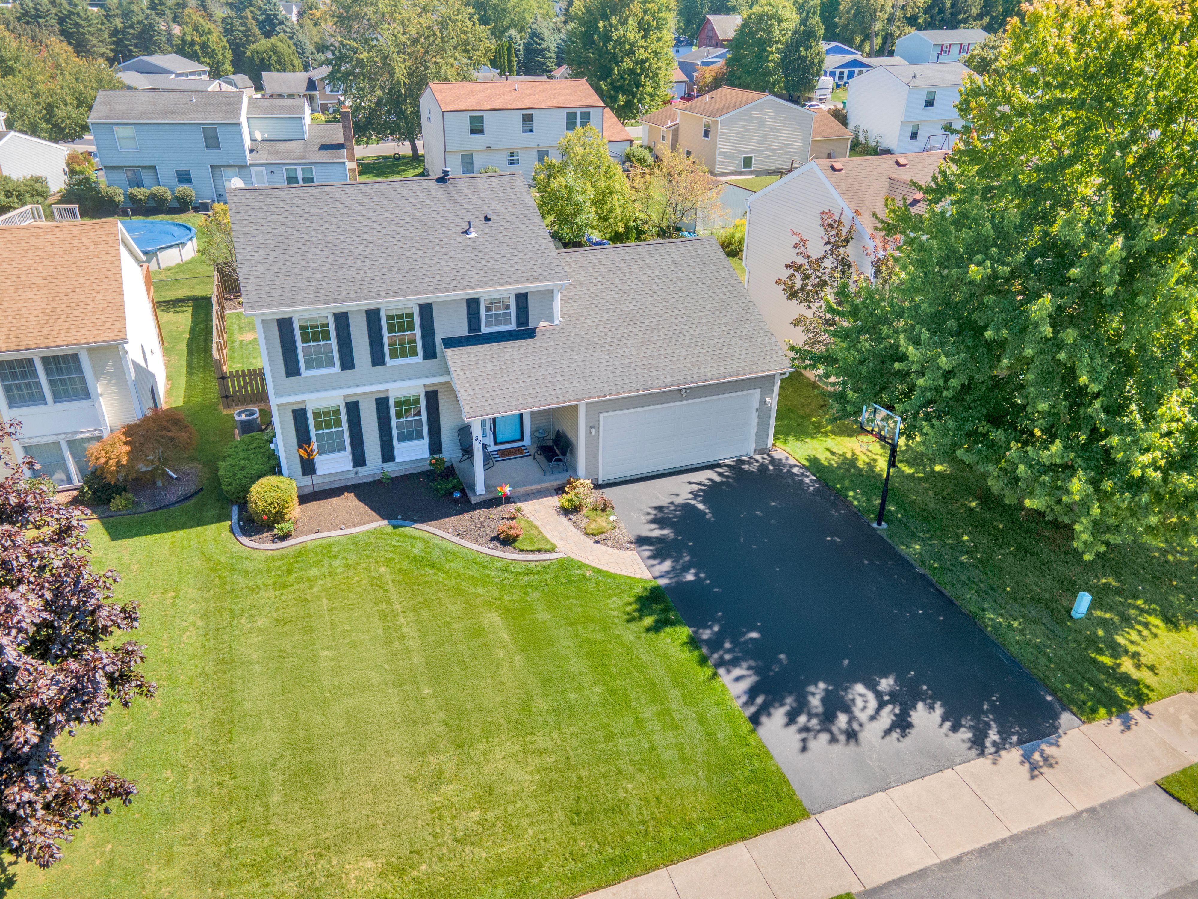 82 Constance Way W 