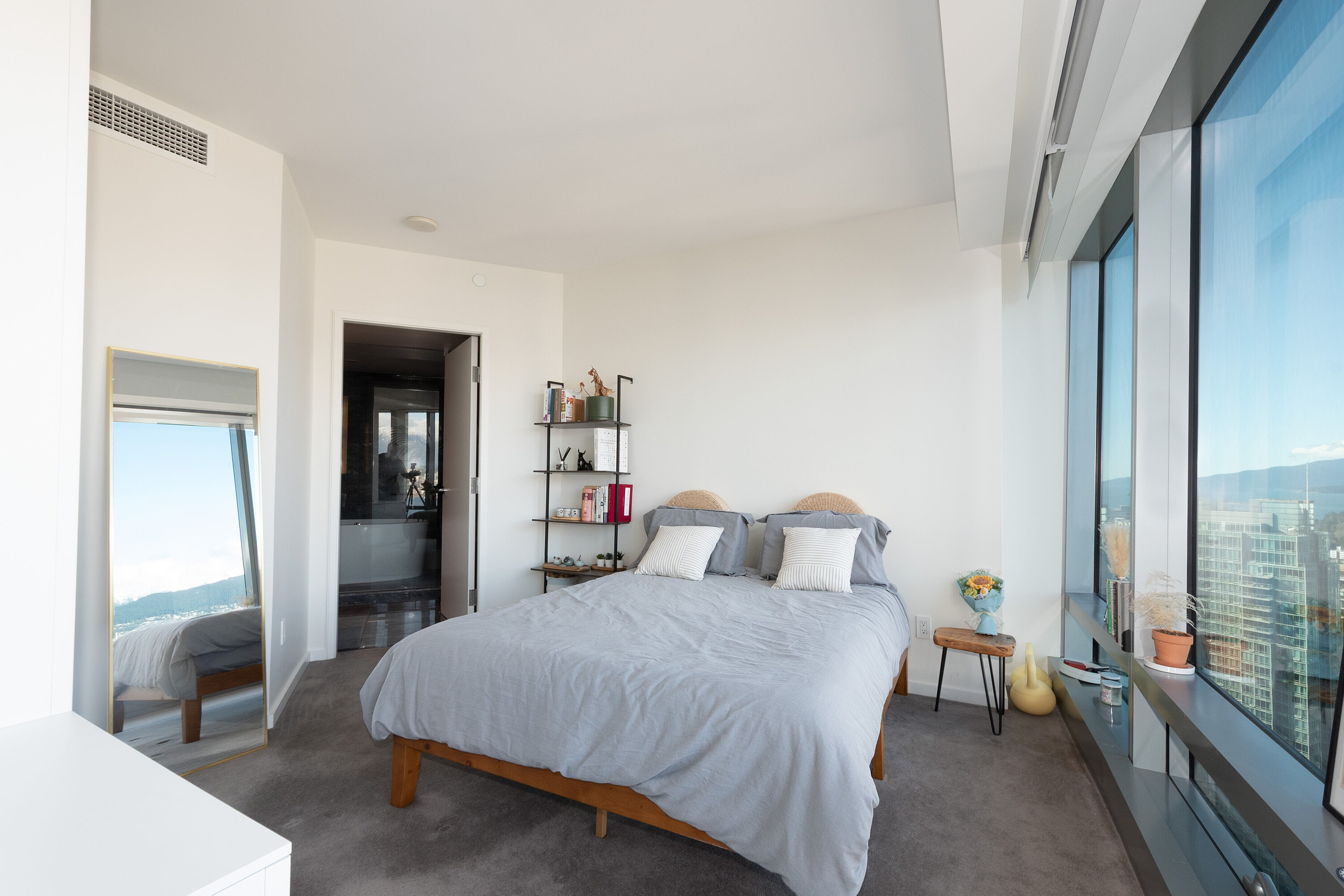 1151 Georgia Street W  4205
