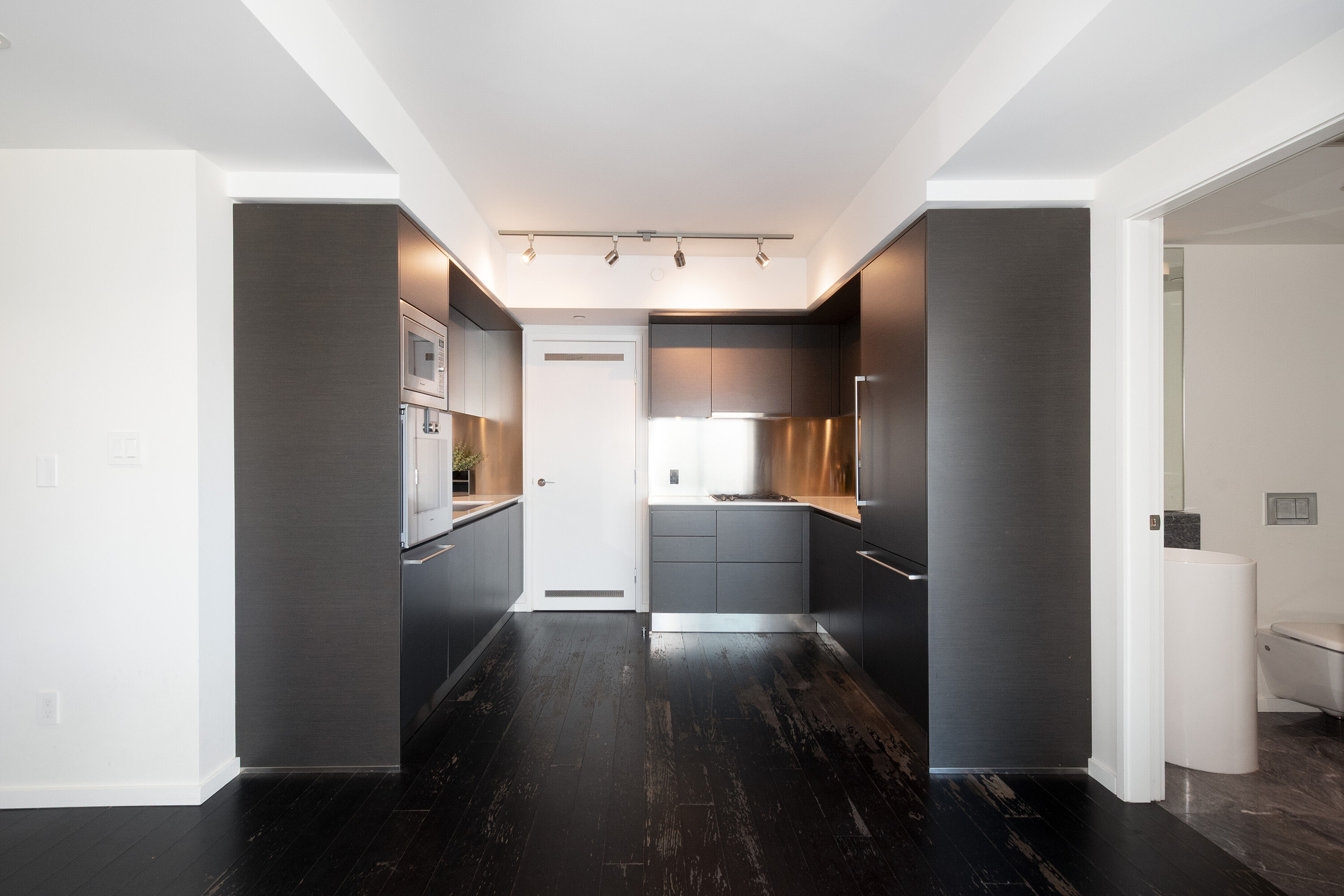 1151 Georgia Street W  4205