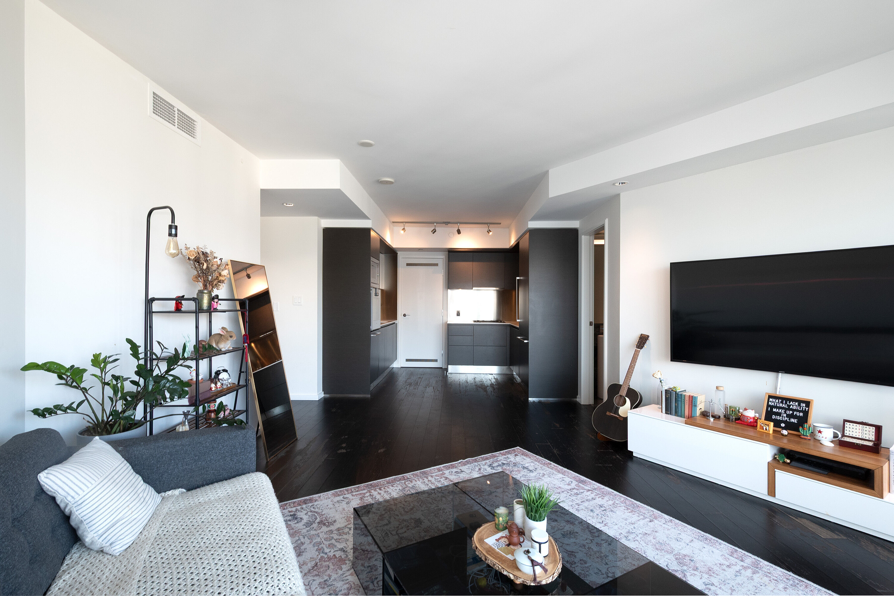 1151 Georgia Street W  4205