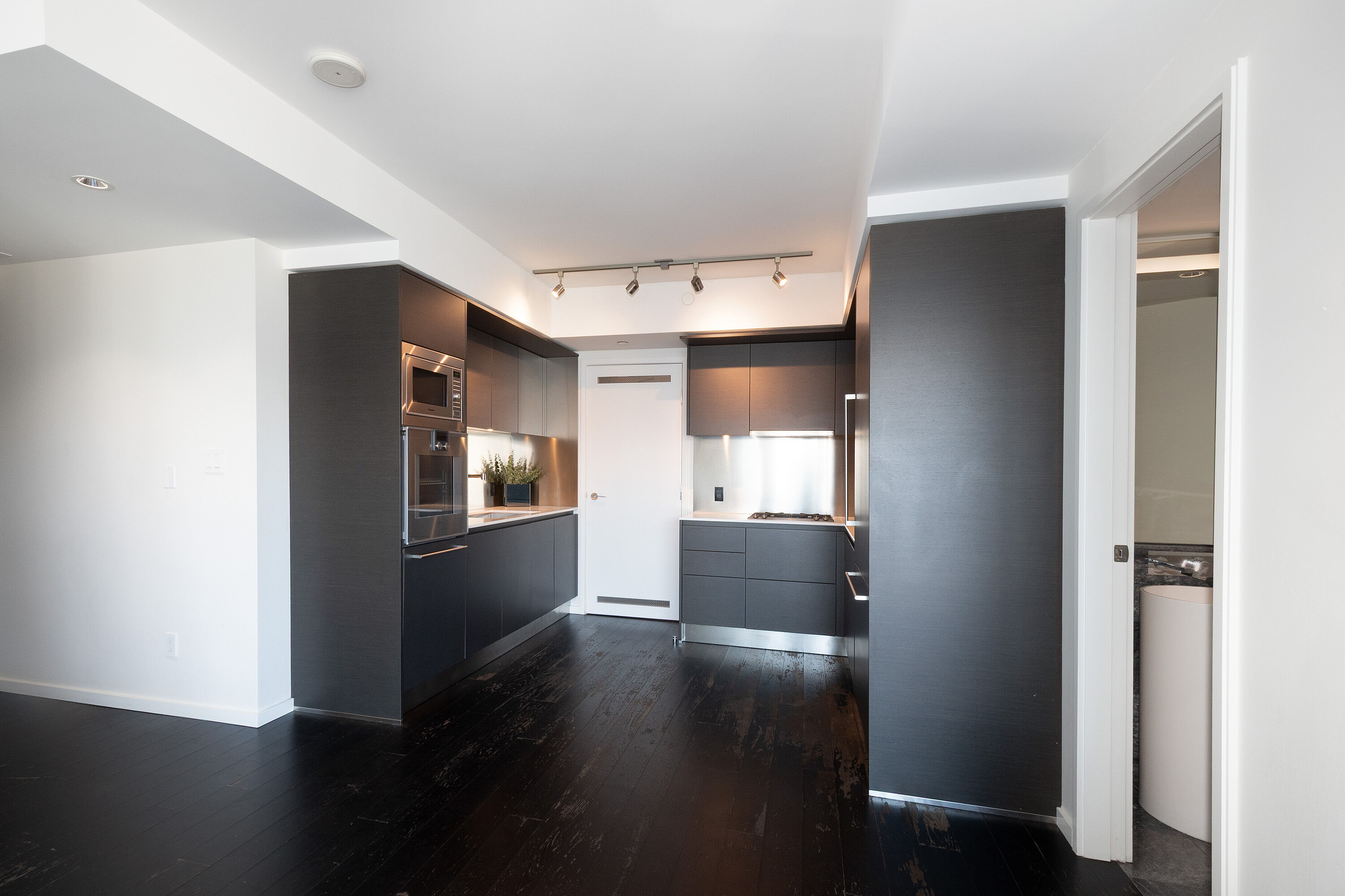 1151 Georgia Street W  4205