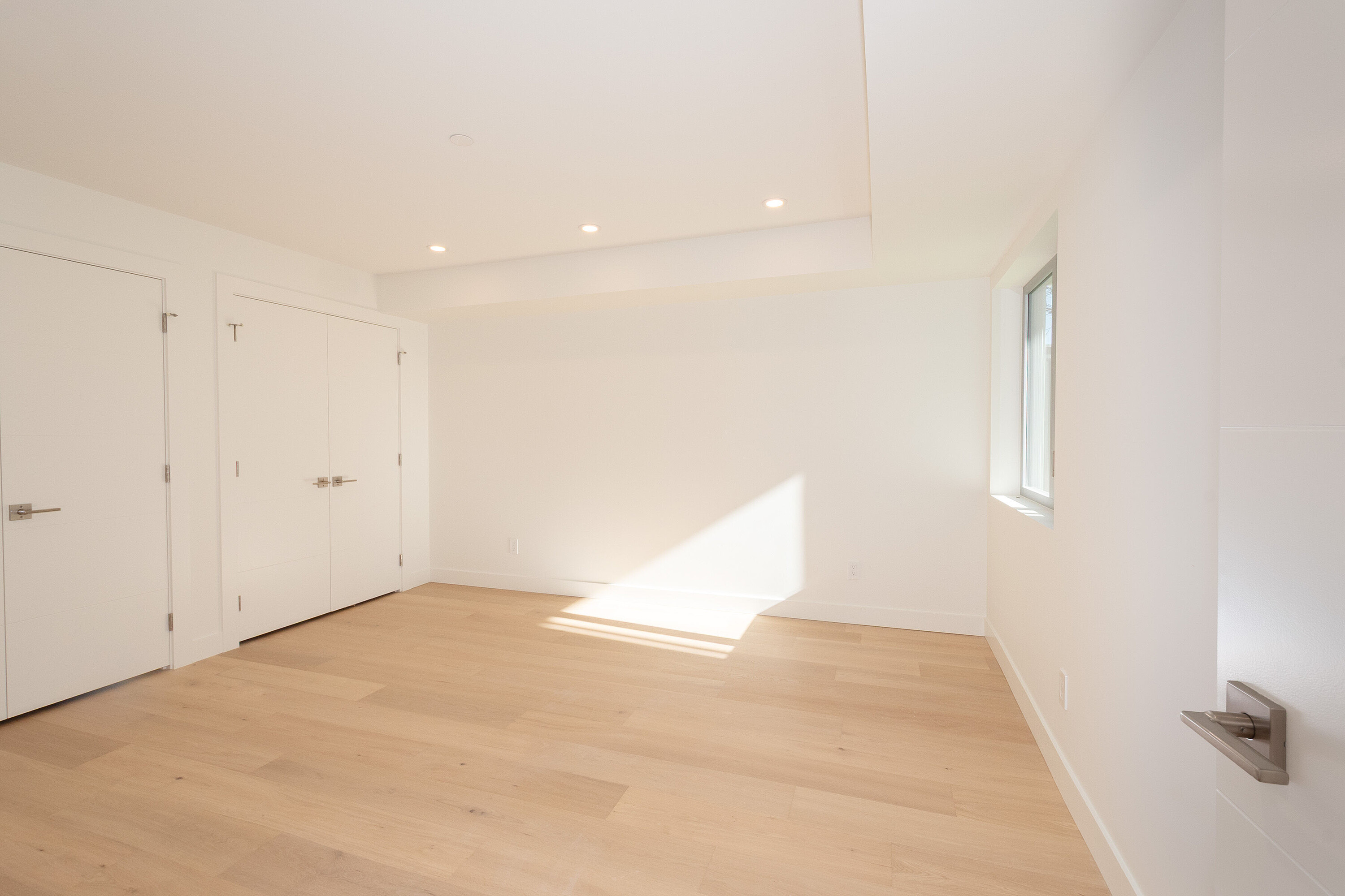 4437 Piccadilly North