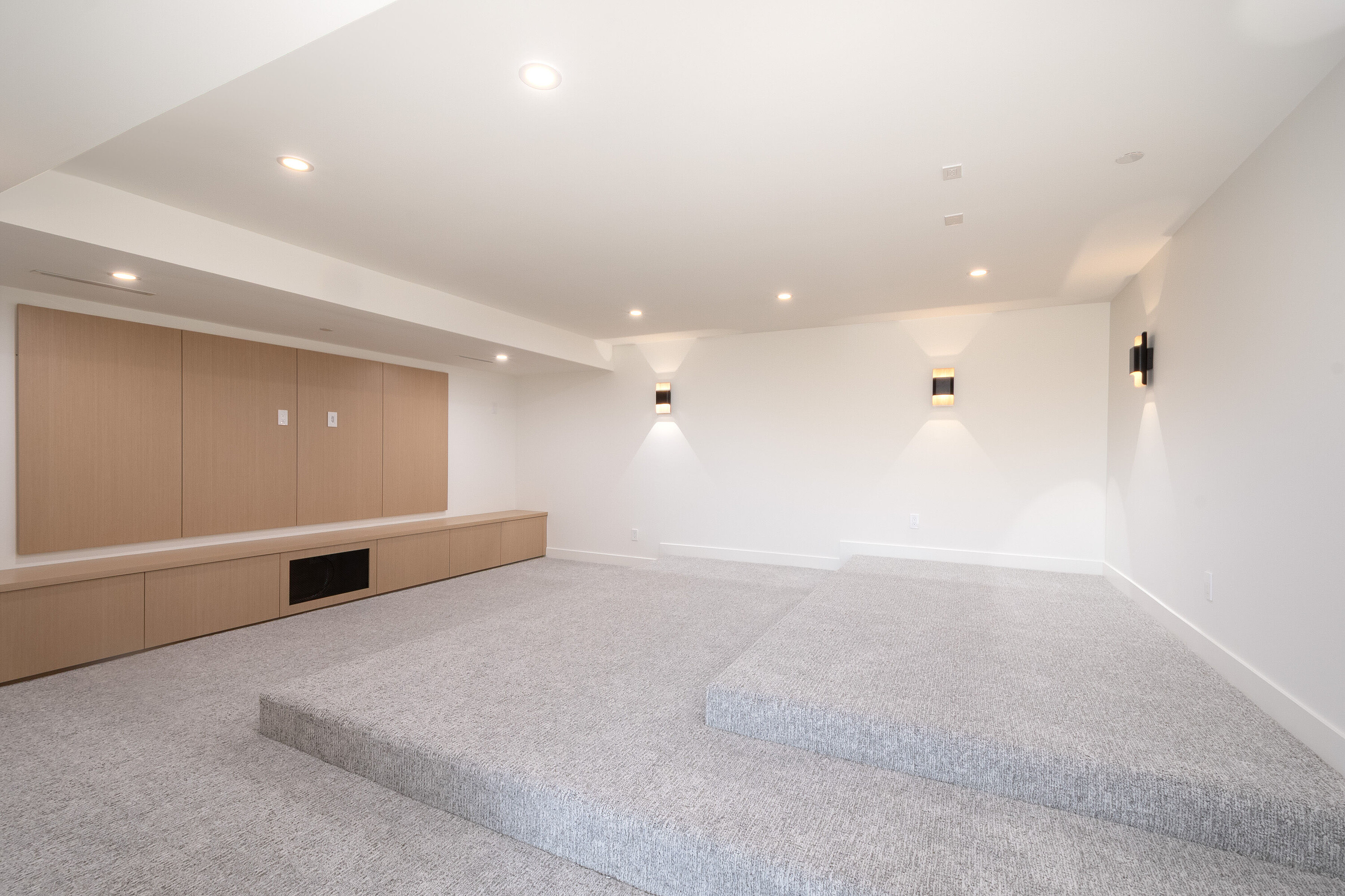 4437 Piccadilly North