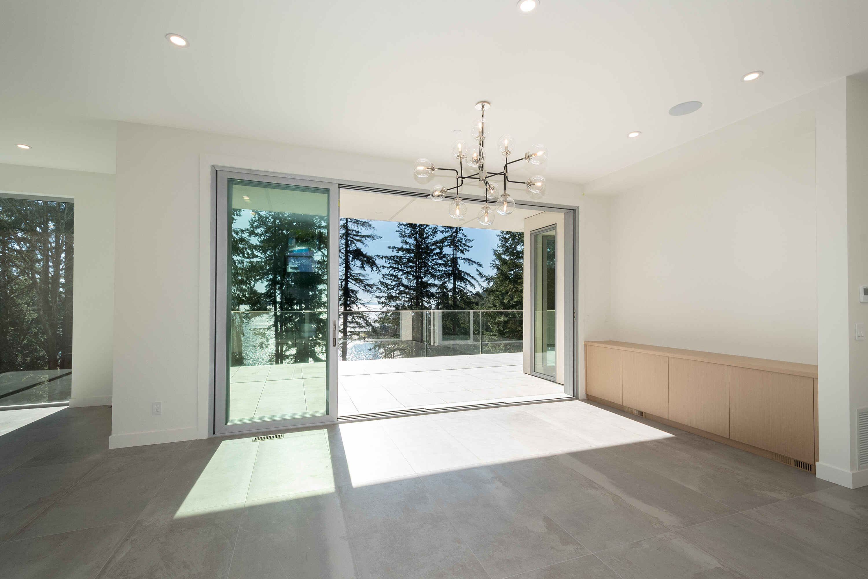 4437 Piccadilly North