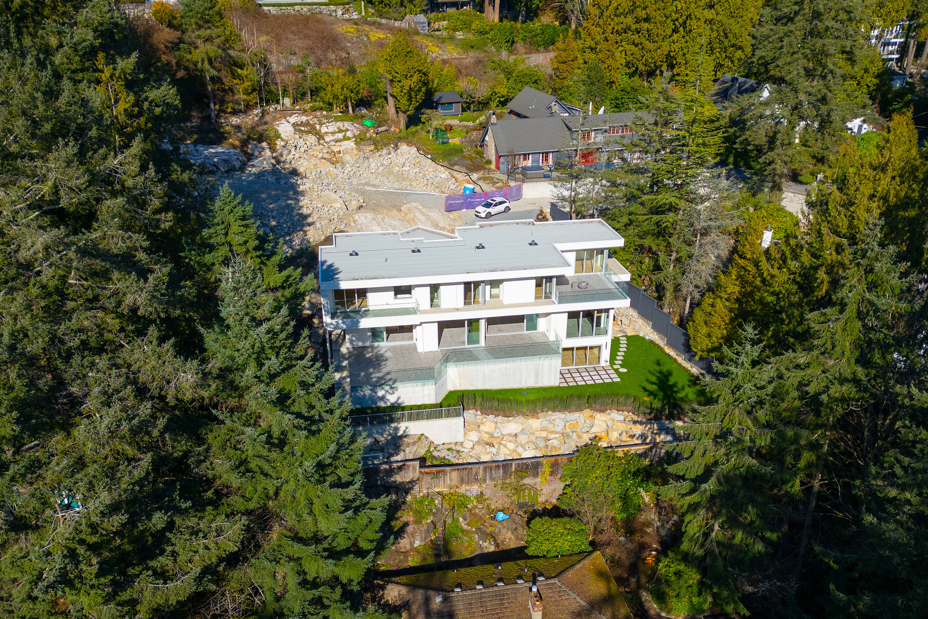 4437 Piccadilly North