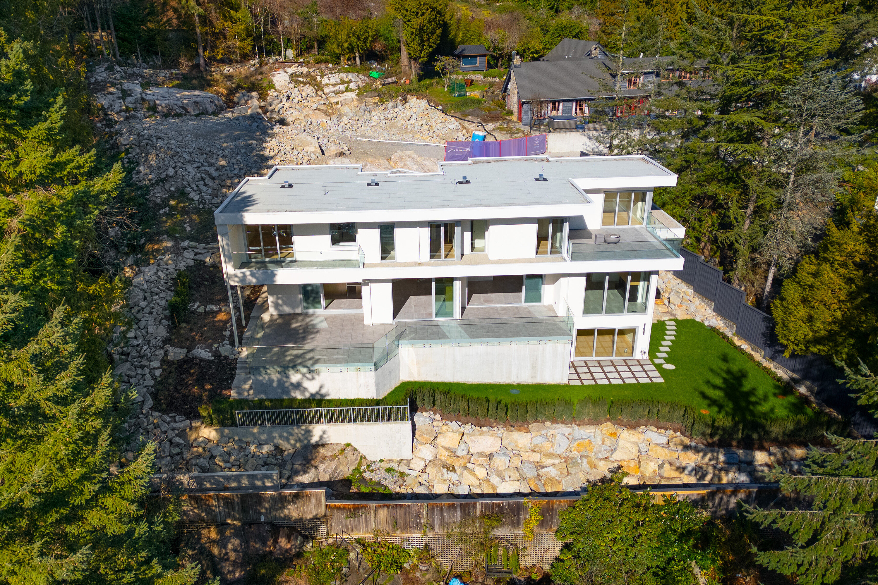4437 Piccadilly North