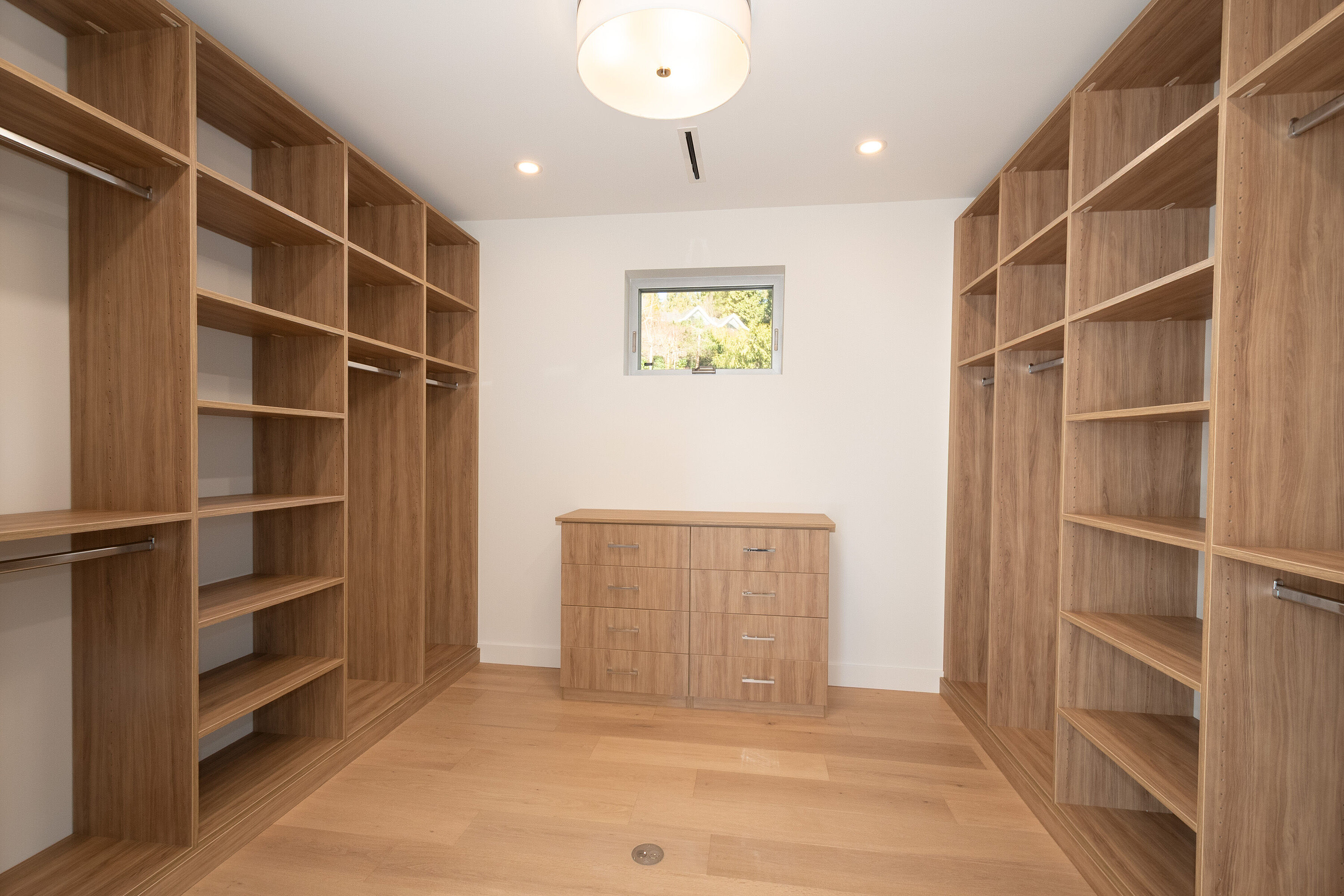 4437 Piccadilly North