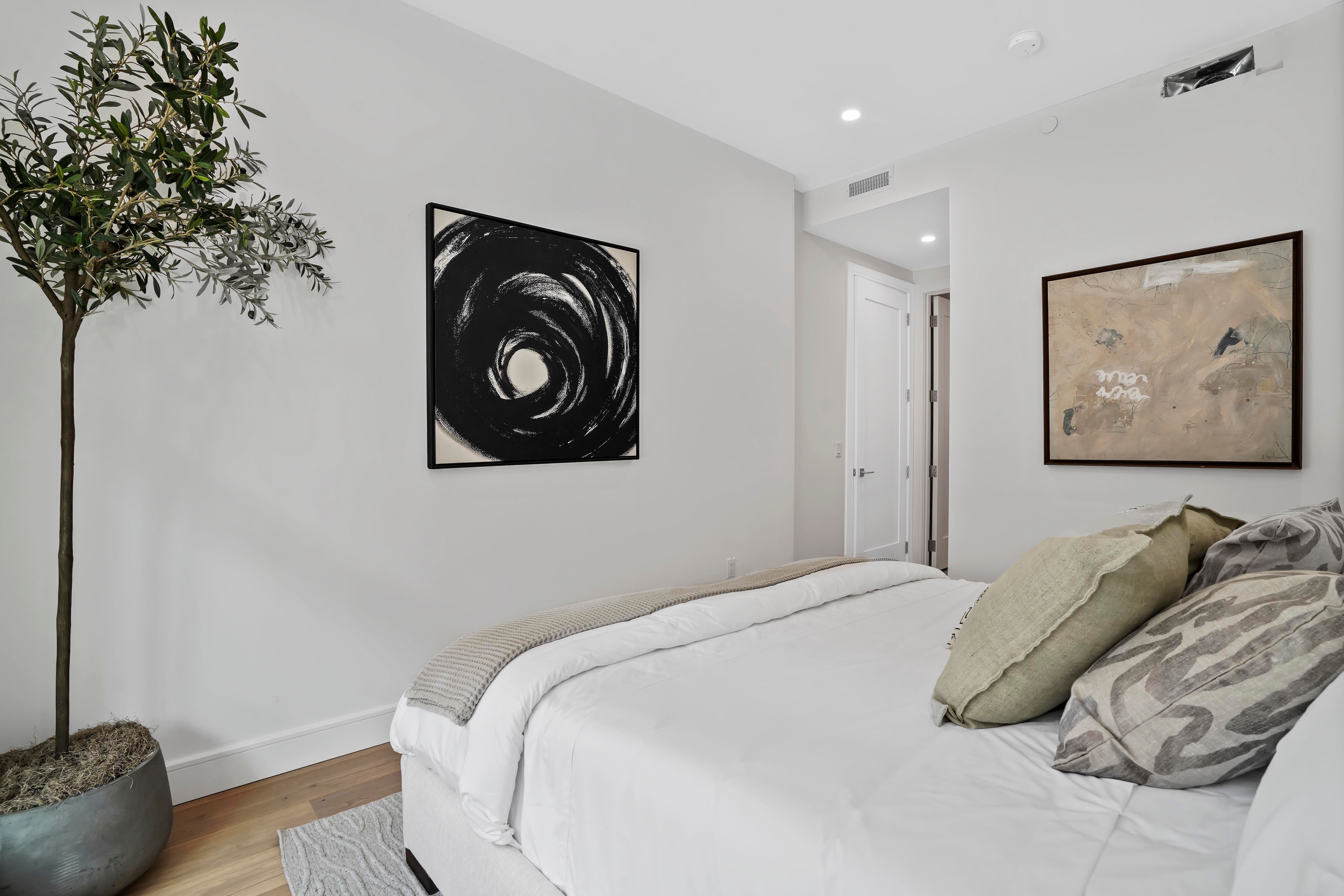 1712 10th Ave. 1b 