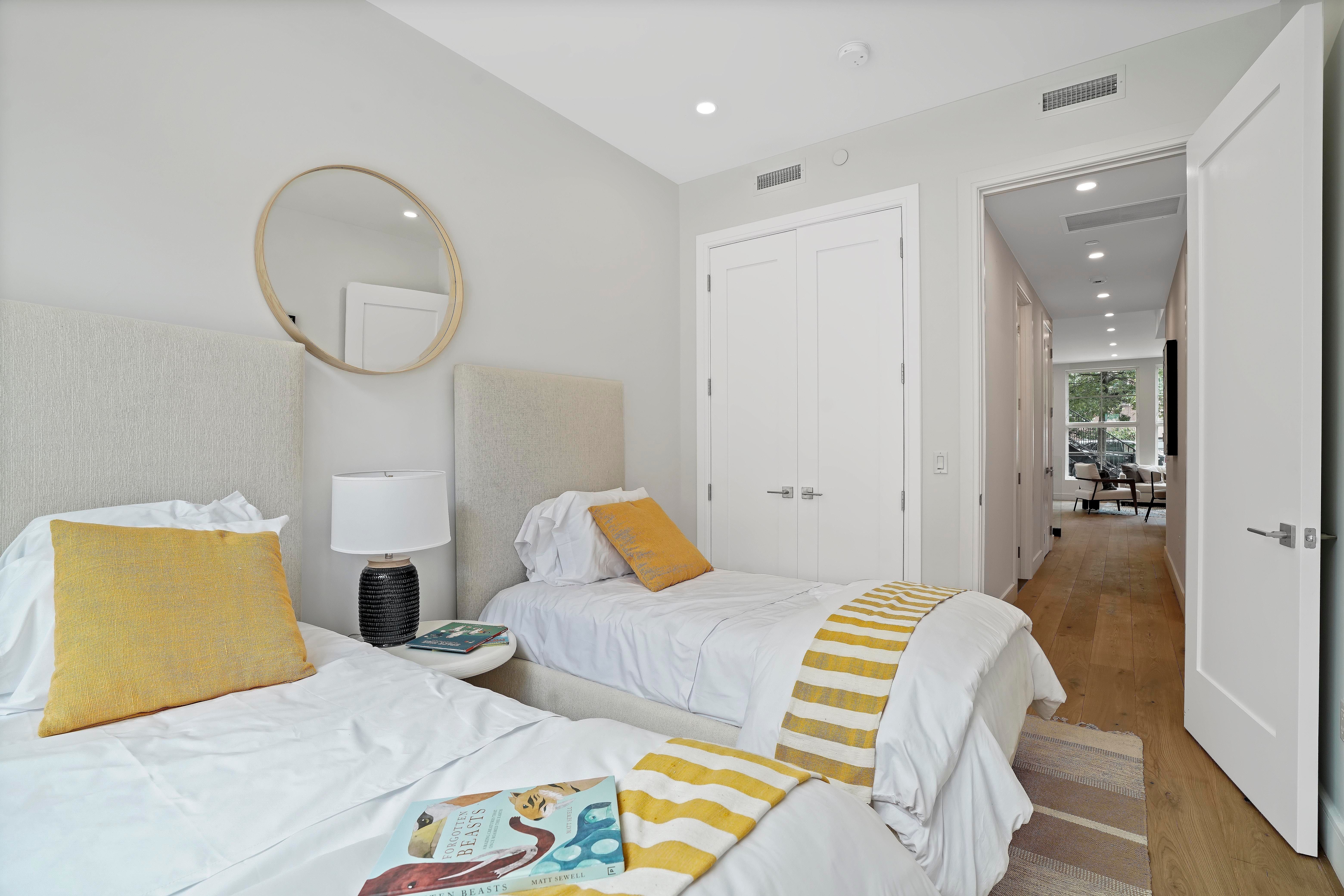 1712 10th Ave. 1b 