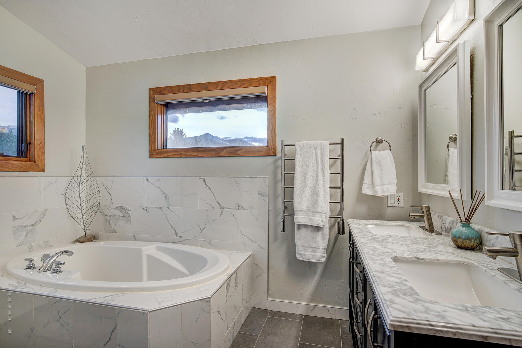 0137 Moonstone Road