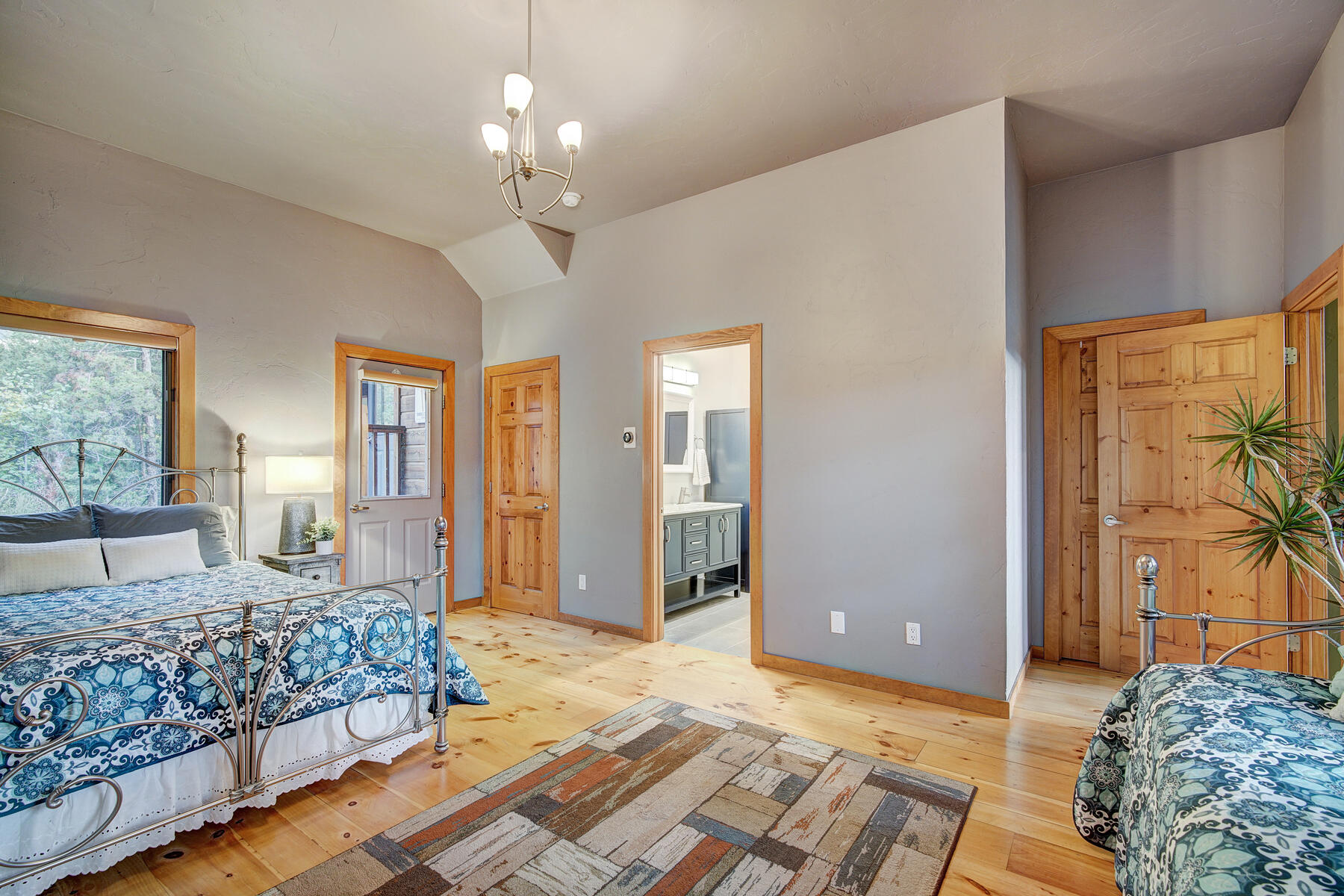 0137 Moonstone Road
