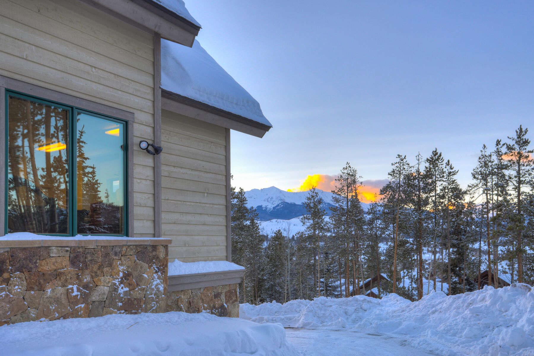 871 Gold Run Road 