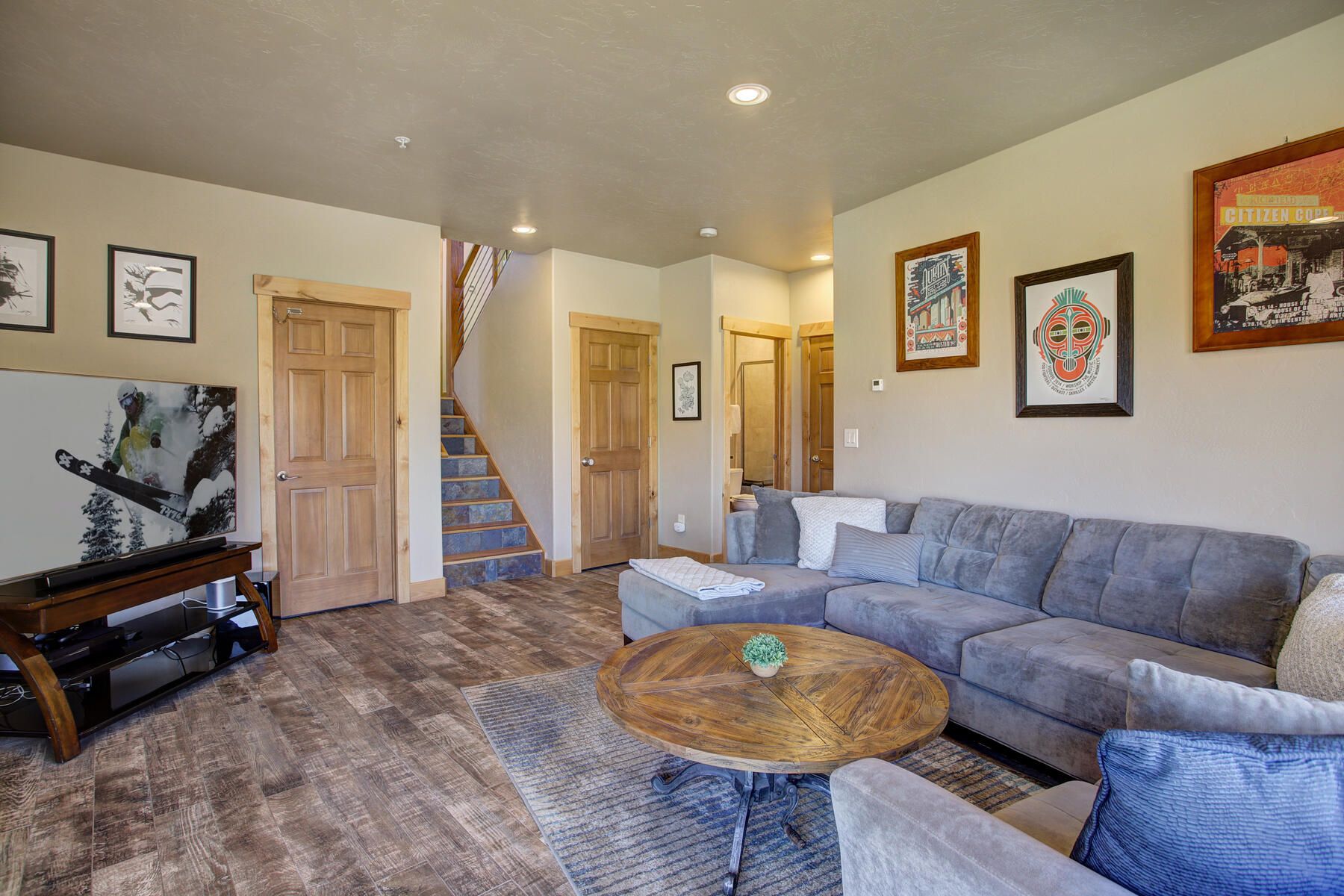 11 Laredo Drive 