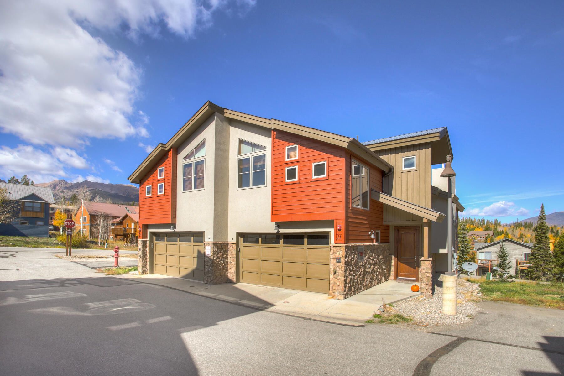 11 Laredo Drive 