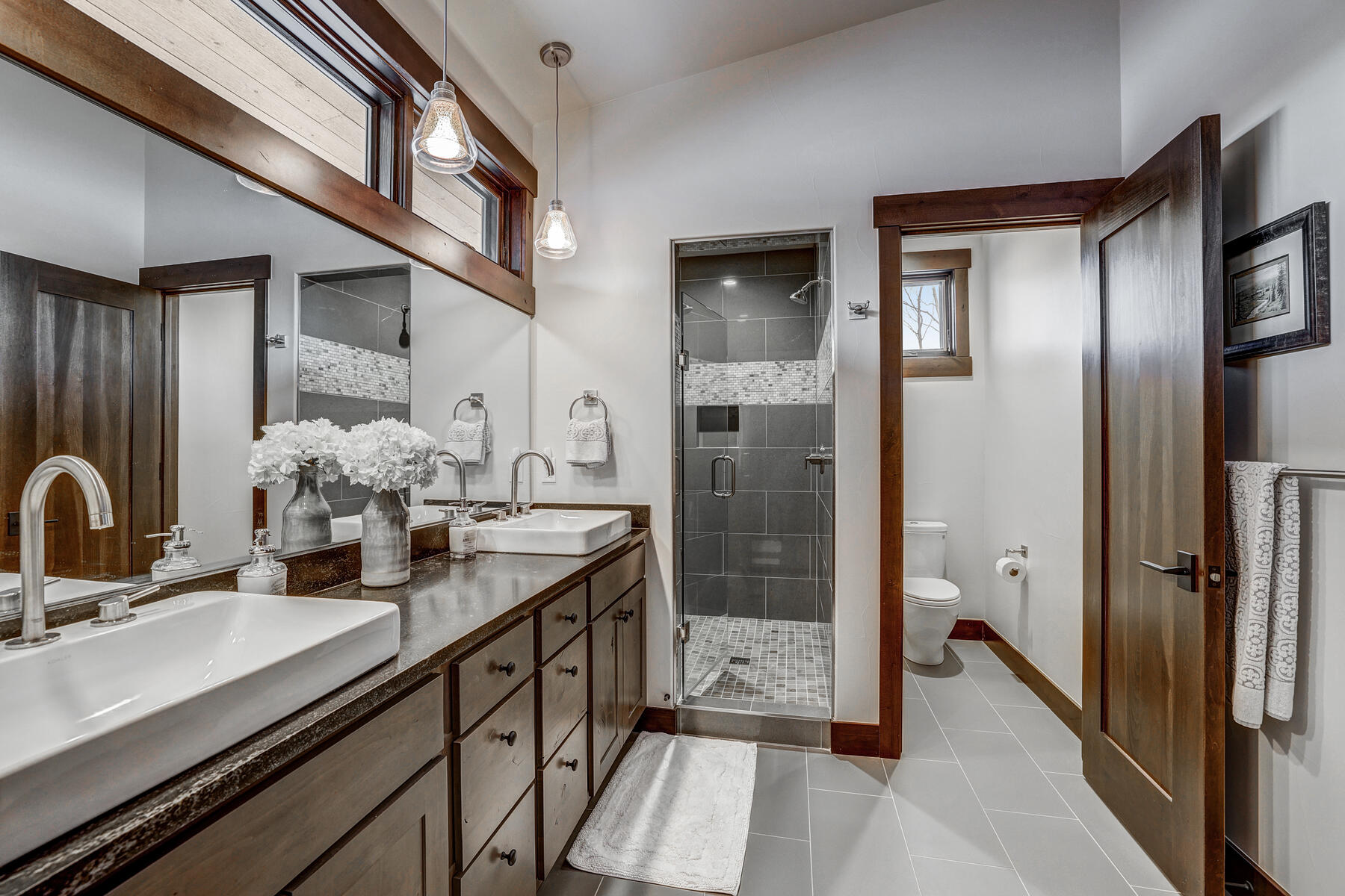 28 West Benjamin Lane